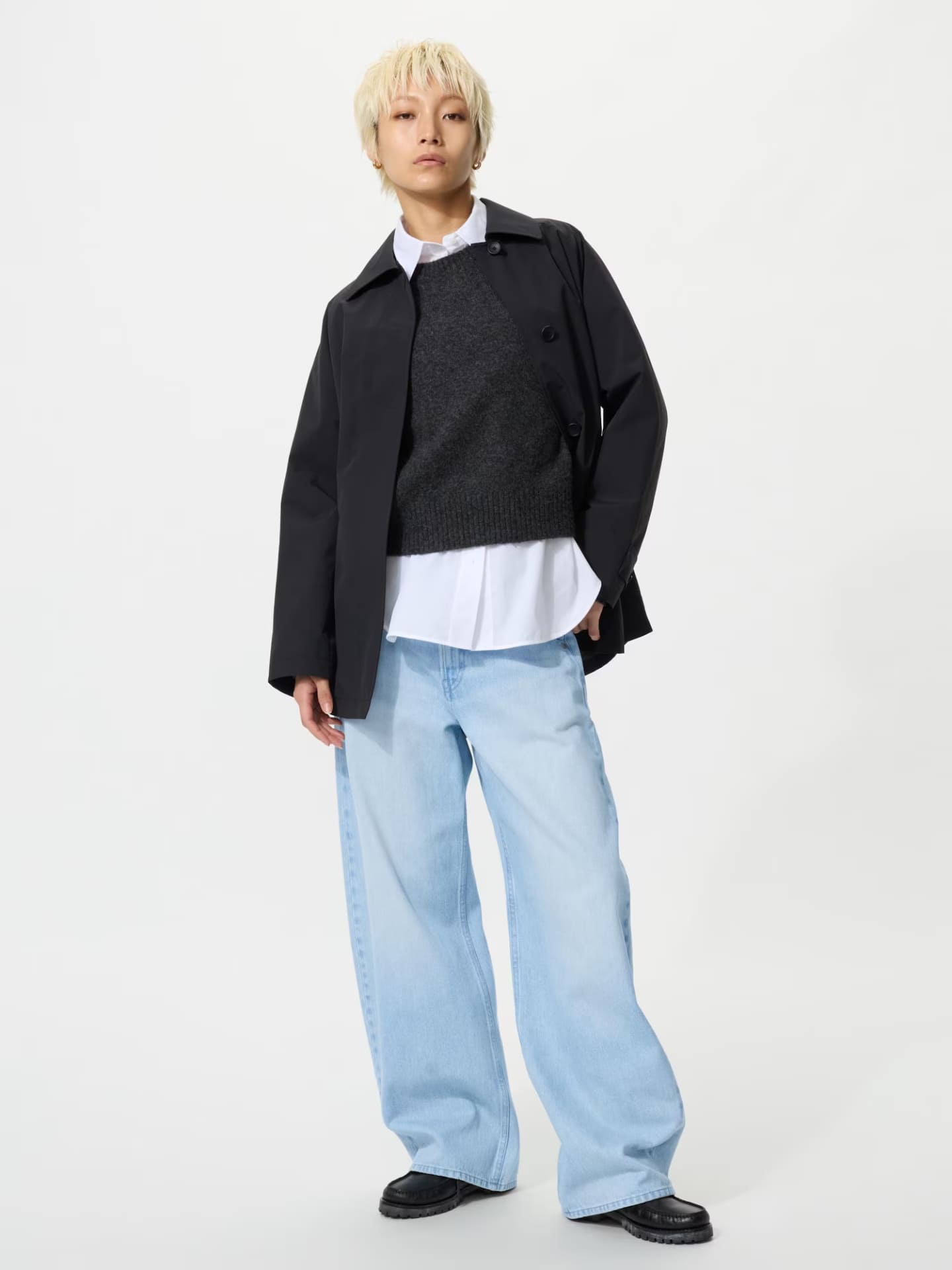 ウィメンズ「バギーカーブジーンズ」新春特価3990円。男女兼用OK