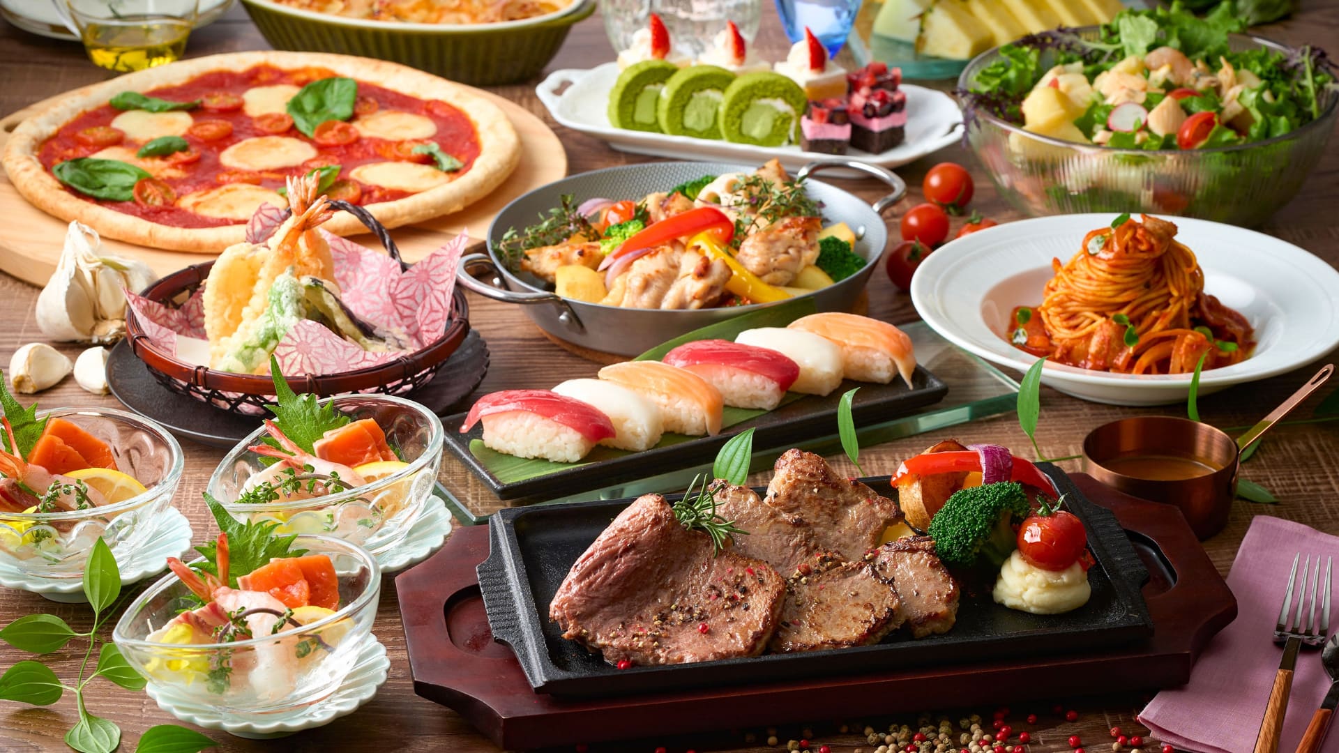 基本バイキングには、和洋中の豊富なメニューが揃い、静岡県ならではの海の幸グルメもラインアップ