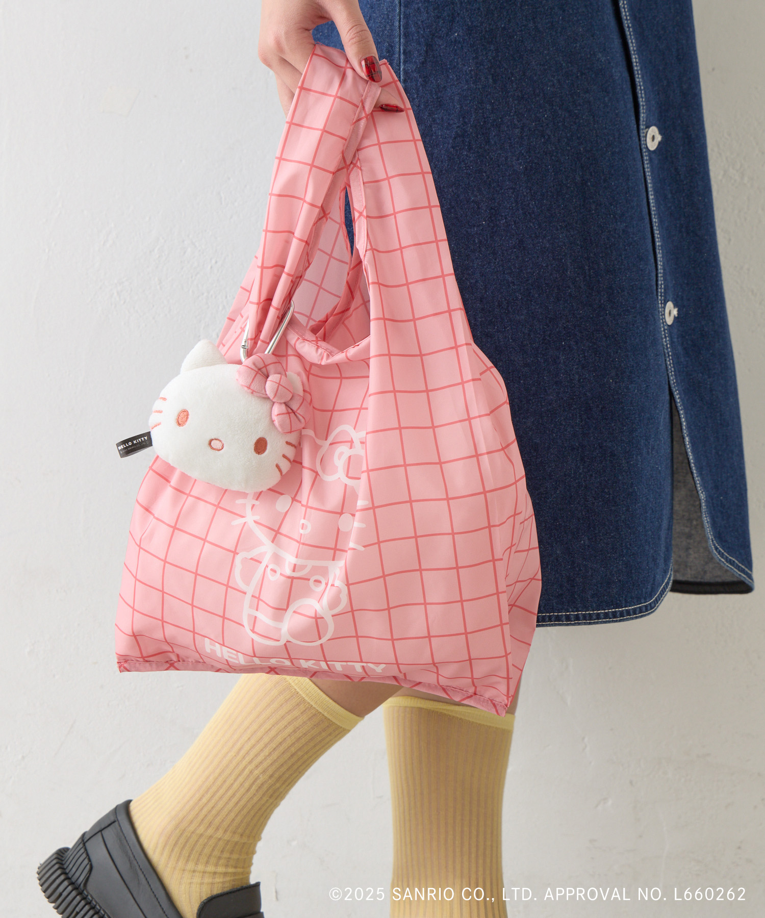 「フェイスポーチ付きエコバッグ」（各3300円）