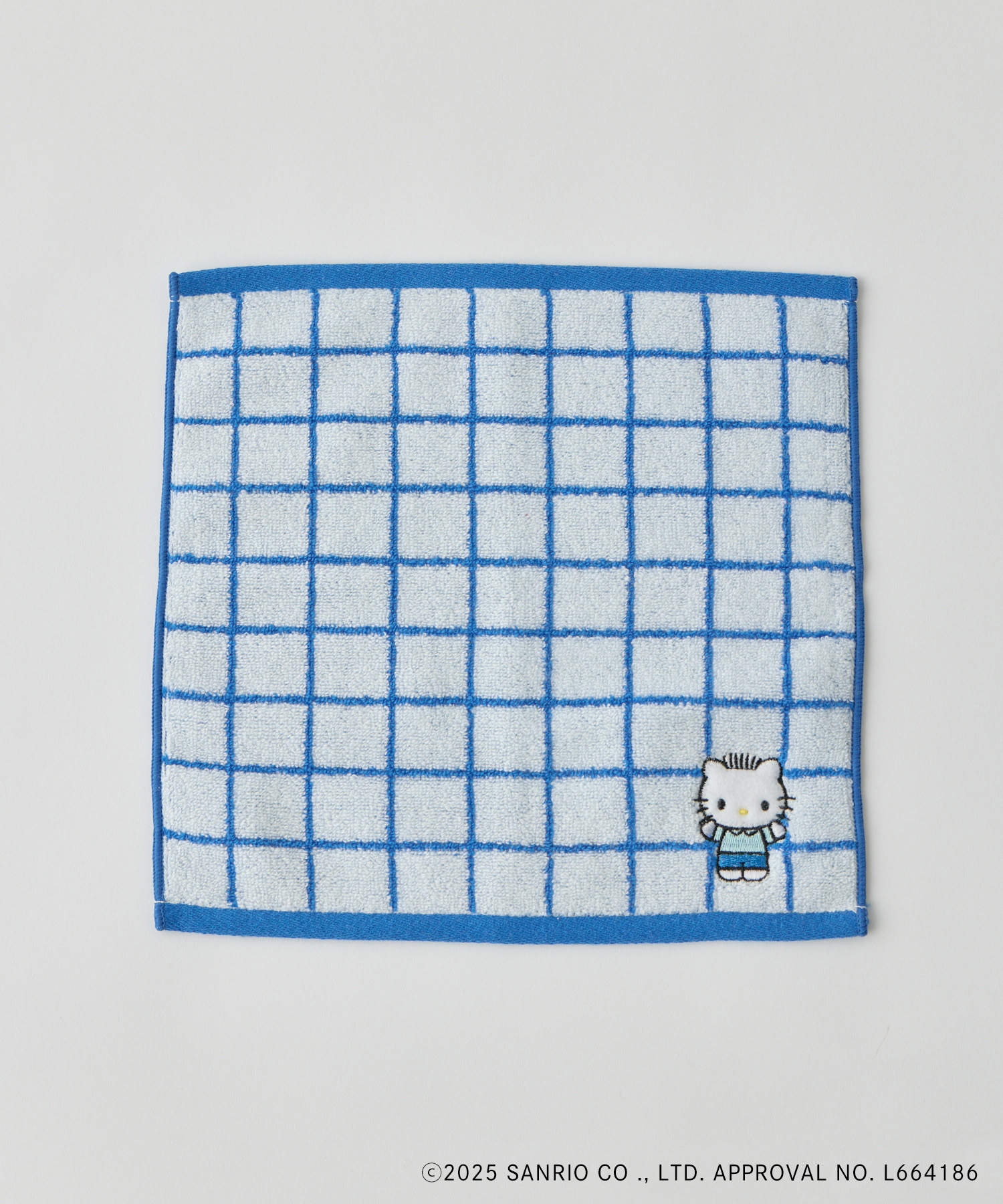 「刺繍チェックタオルハンカチ」（各880円）