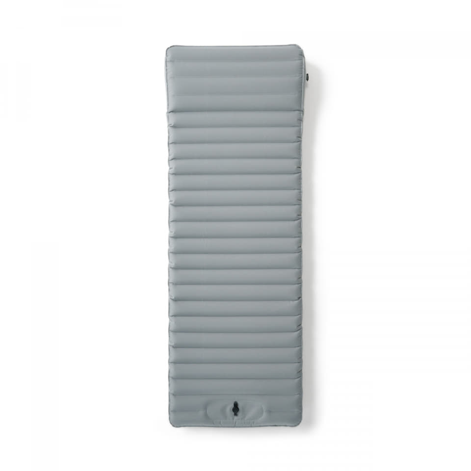 無印良品、「空気でできたマットレス」発売。ポンプ内蔵で道具不要