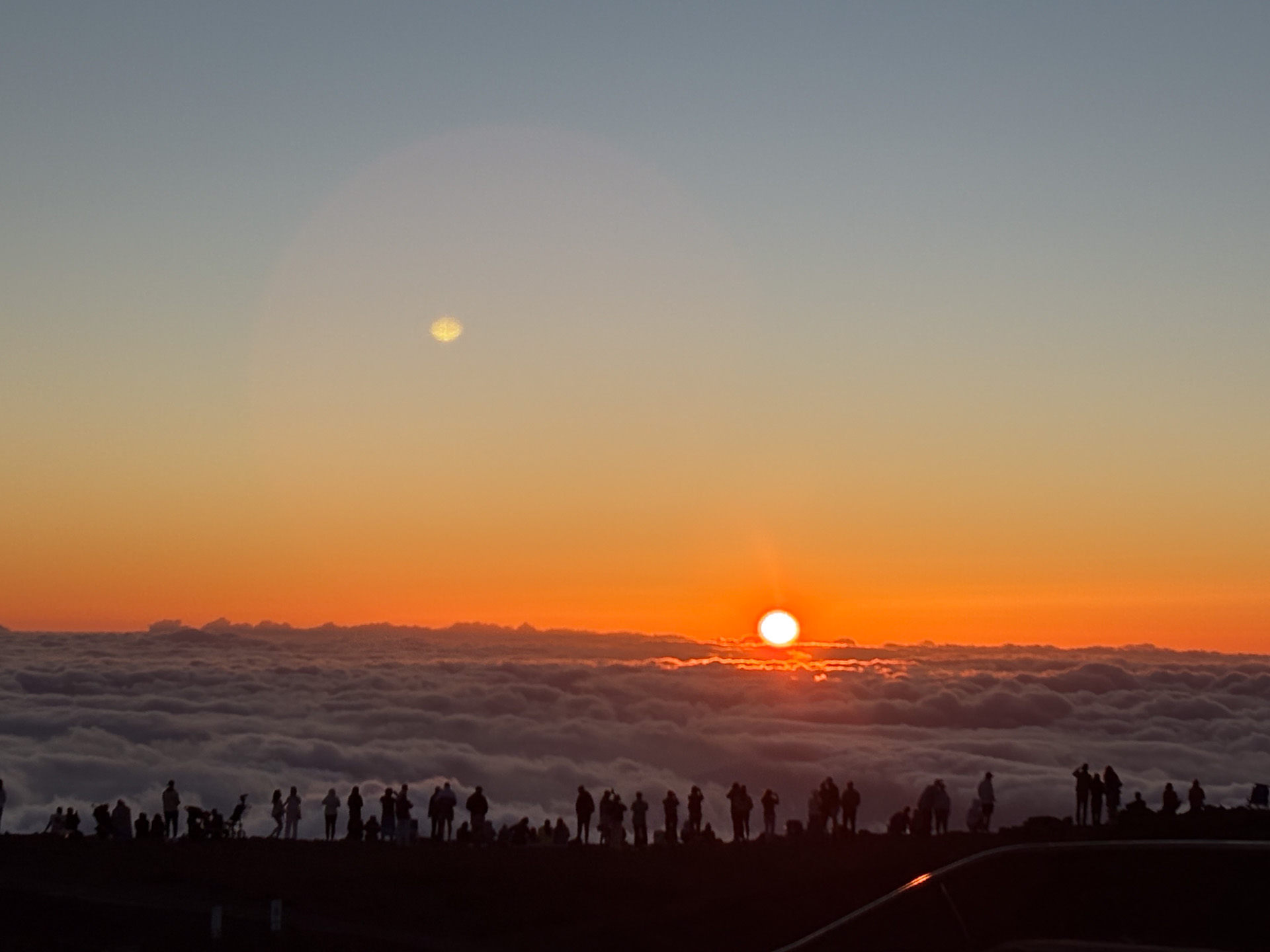 ハレアカラ山頂からのサンセット（5月）
