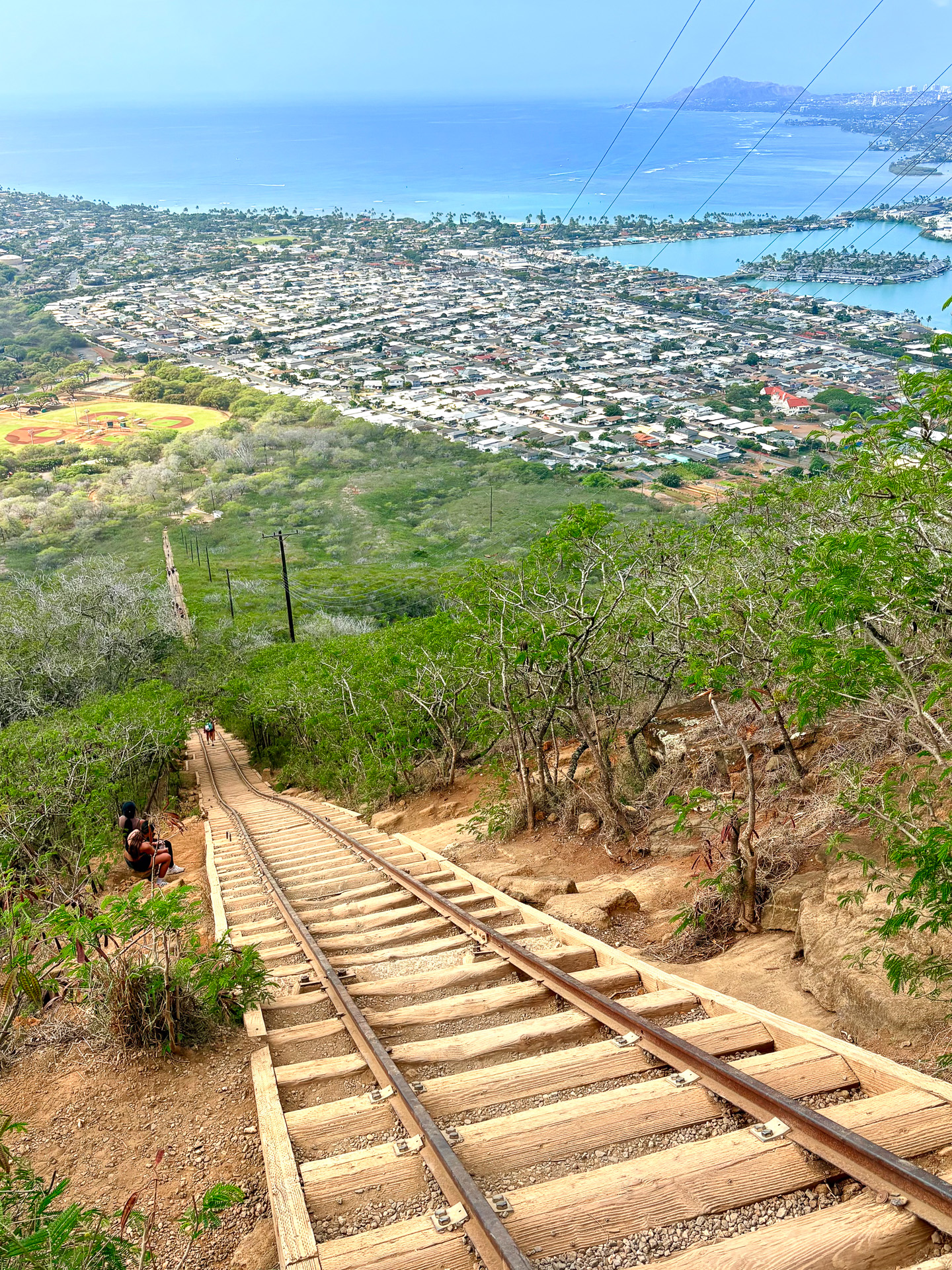 ワイキキの反対側から眺めるダイヤモンドヘッドのシェイプにも注目を！