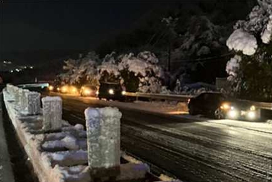1月2日に広島岩国道路で発生したスタック。1台の立ち往生が大規模な滞留につながってしまう