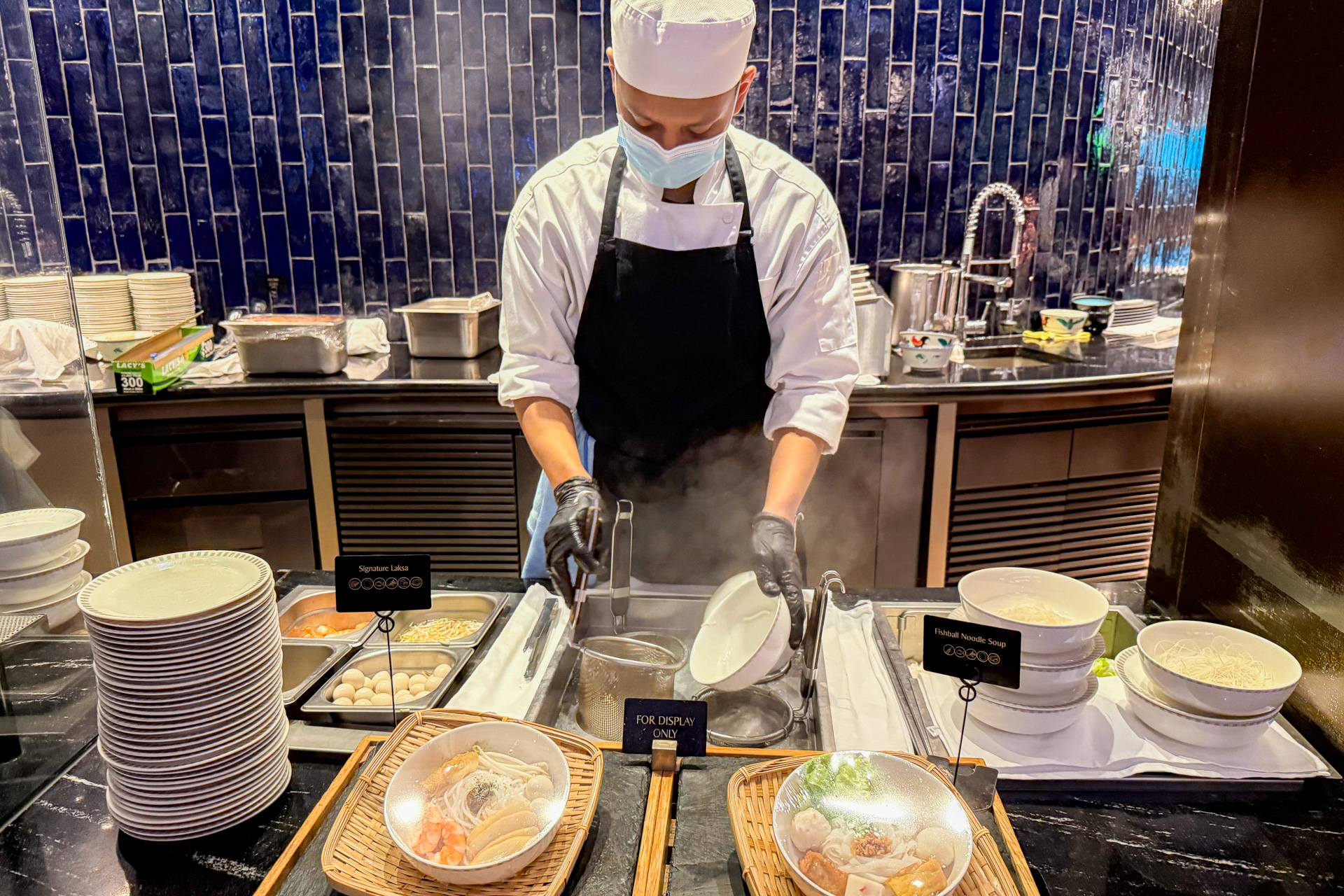 目の前で作ってくれるコーナー