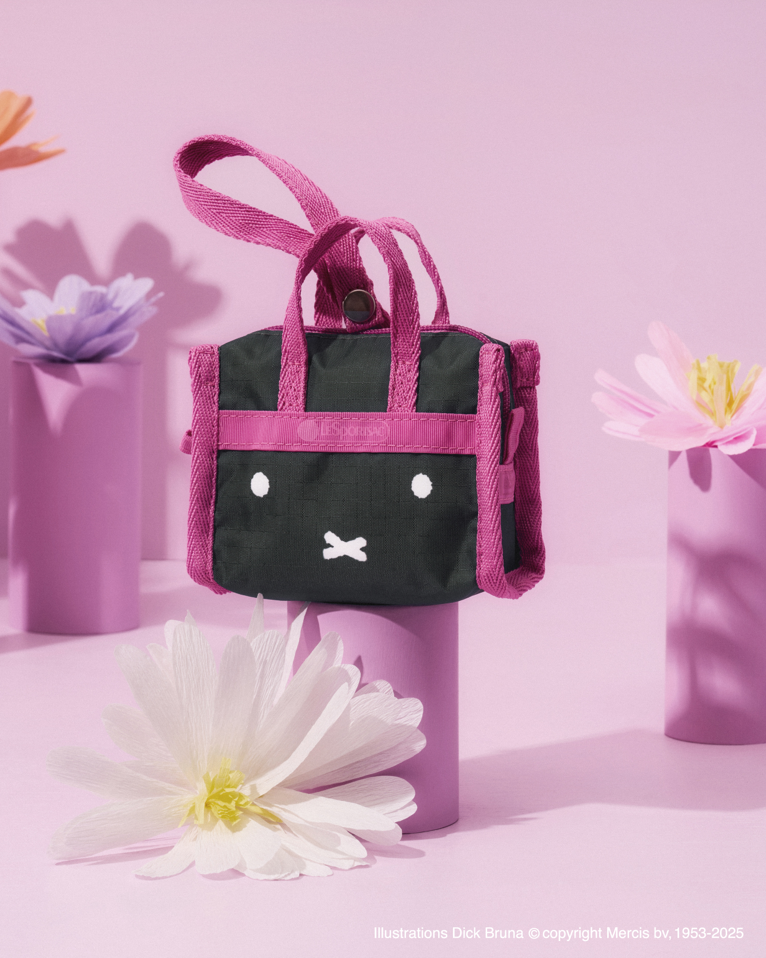 MICRO WEEKENDER CHARM（8250円）