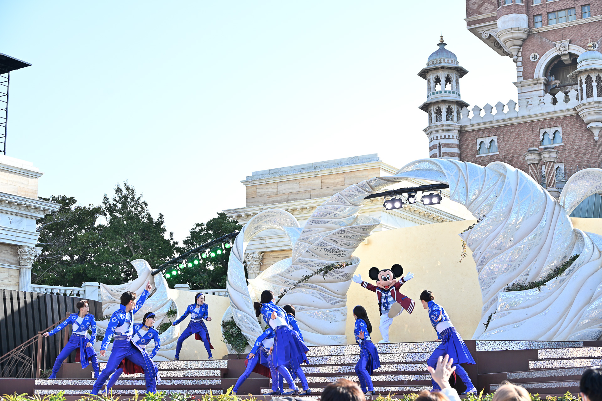 約12年ぶりに「ウォーターフロントパーク」にて新規ステージショーが公演される