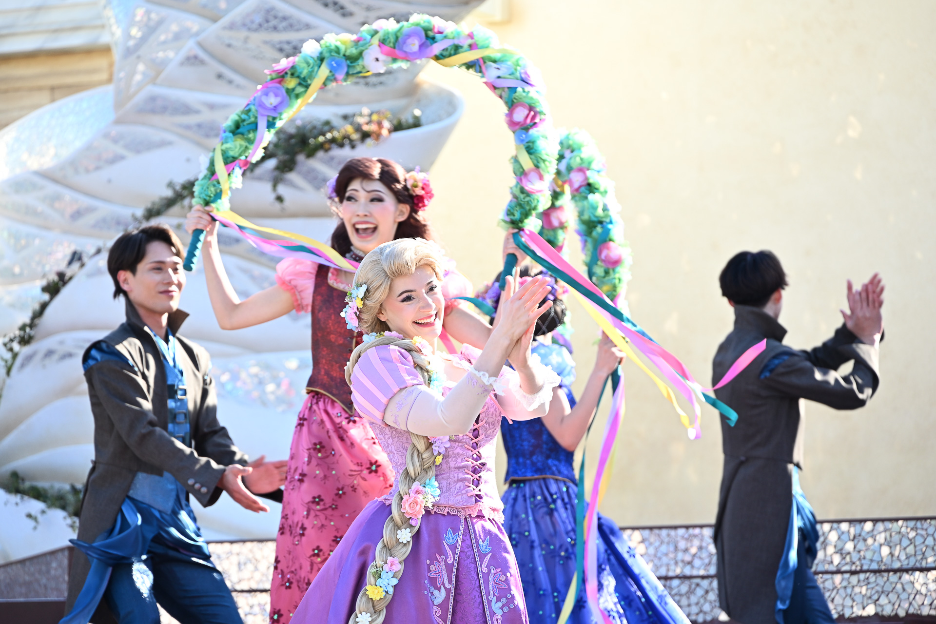 ラプンツェルは劇中のあの印象的なダンスシーンを目の前で！
