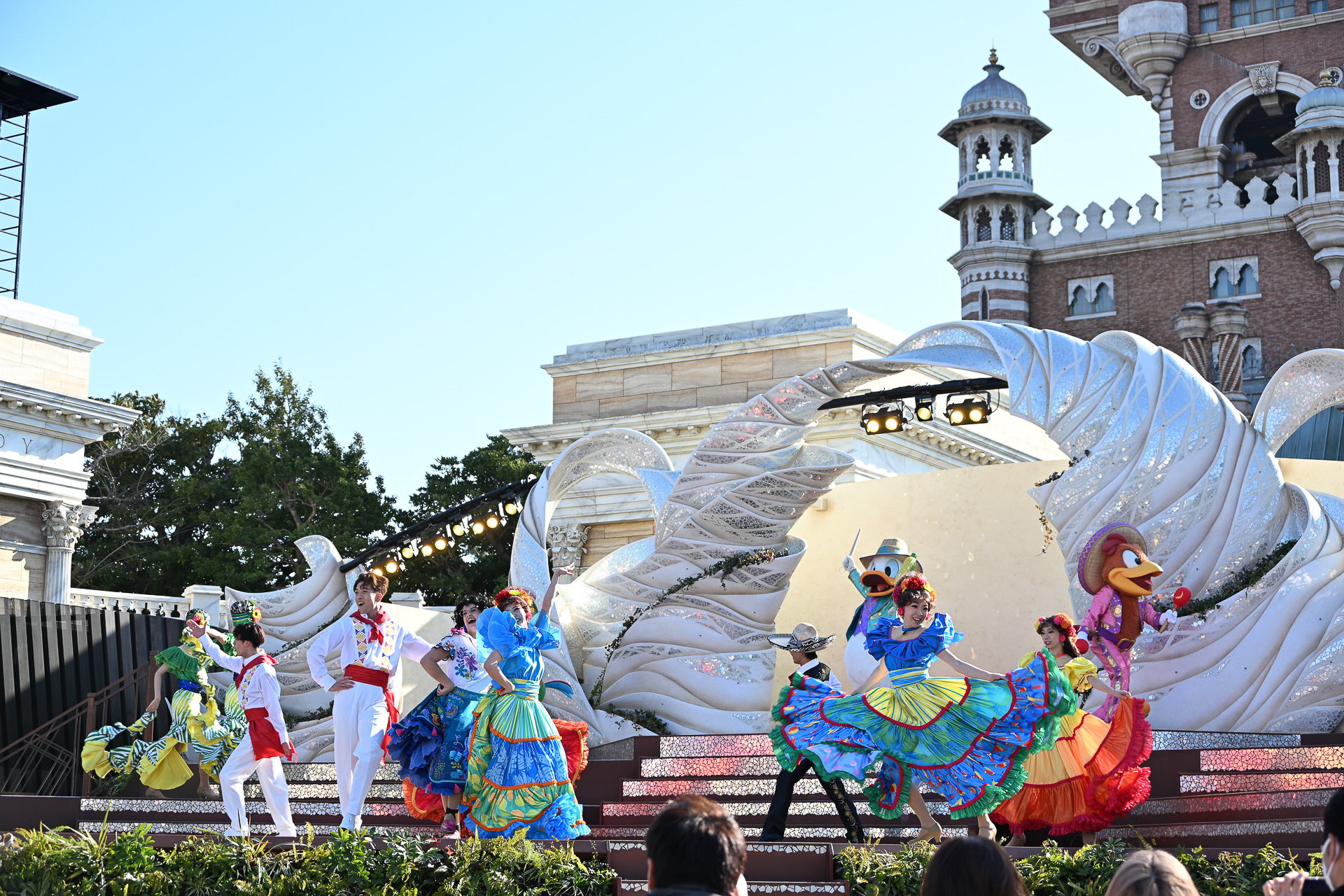 初登場のミラベル。劇中かでステージは大盛り上がりに！