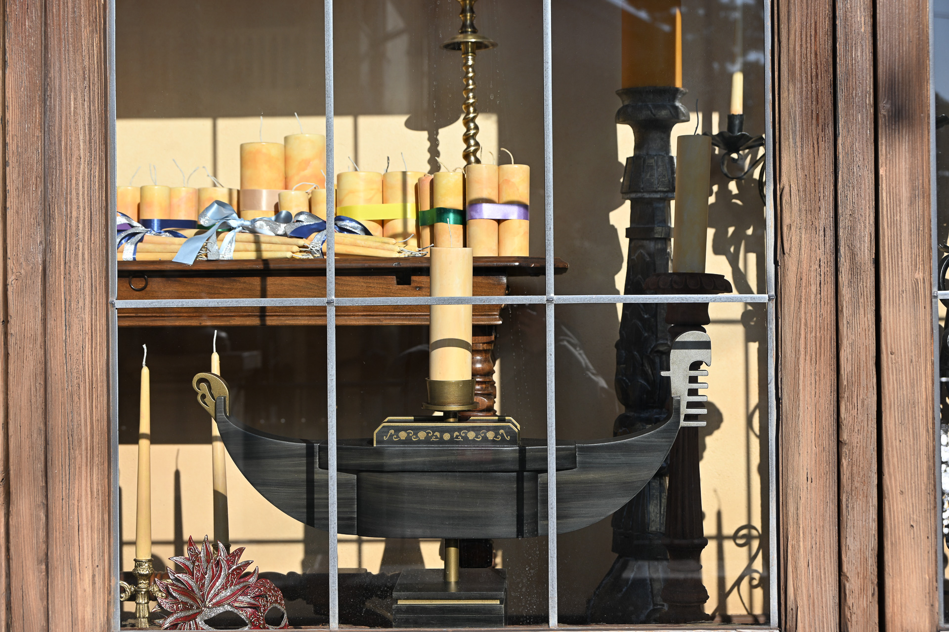 物語で主人公らが見つめていたキャンドルも