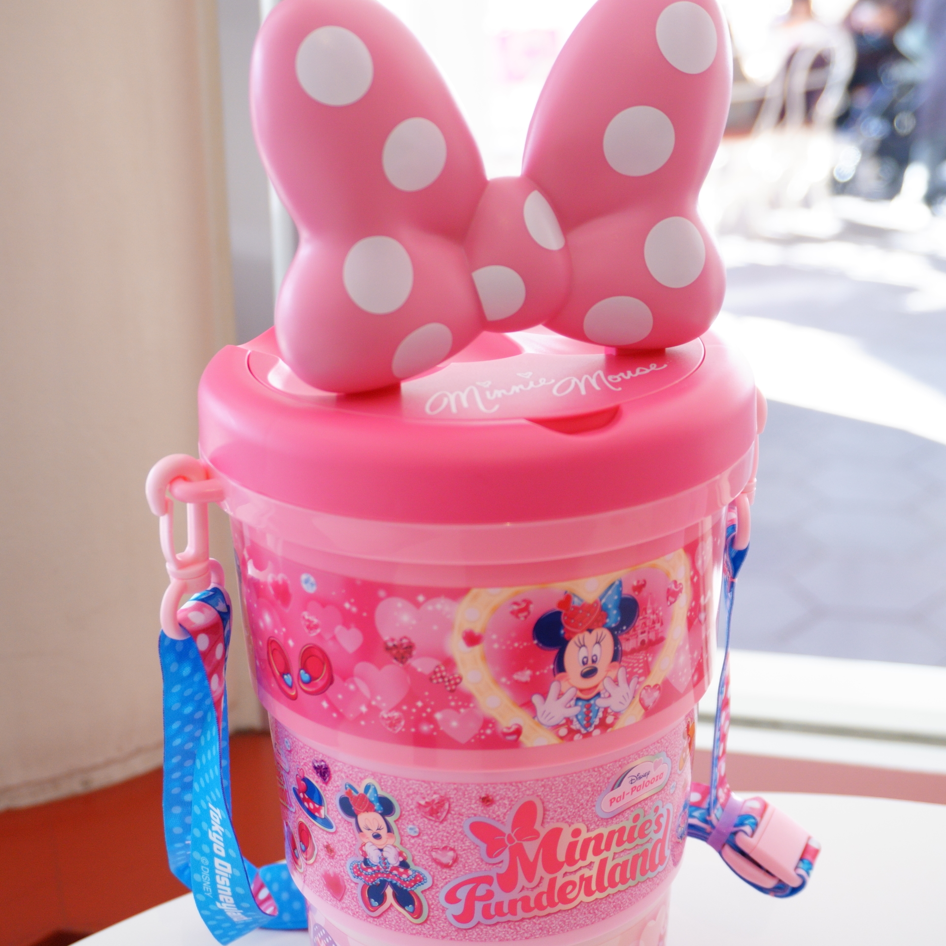 ミニーの立体的なリボンがかわいらしいポップコーンバケットを買ってみた