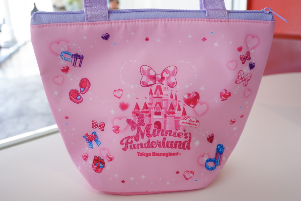 ミニーのファンダーランド」スーベニア付きメニューを大人買い