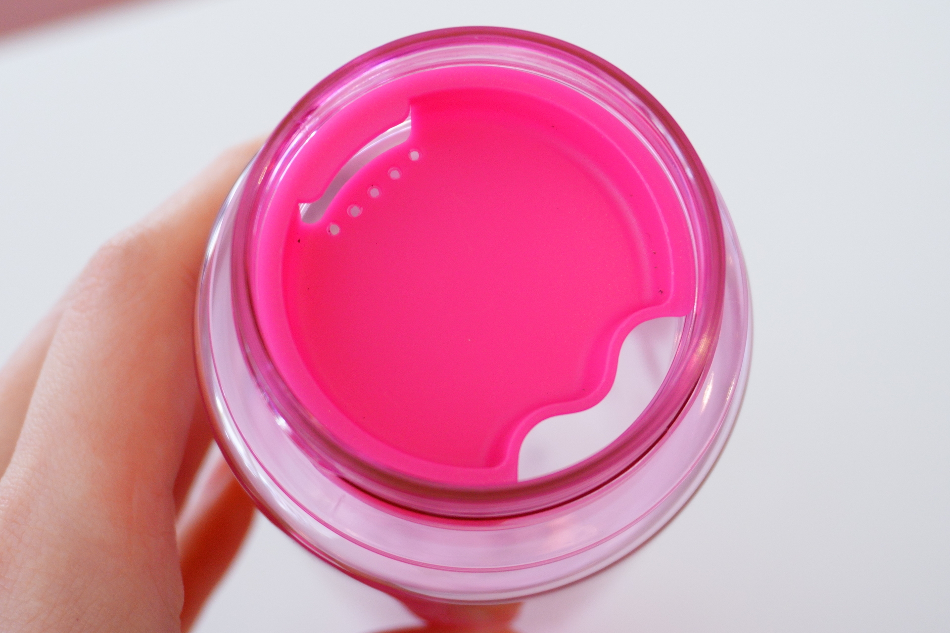 ボトルの飲み口はパーツが取り外せる