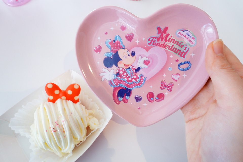 ミニーのファンダーランド」スーベニア付きメニューを大人買い