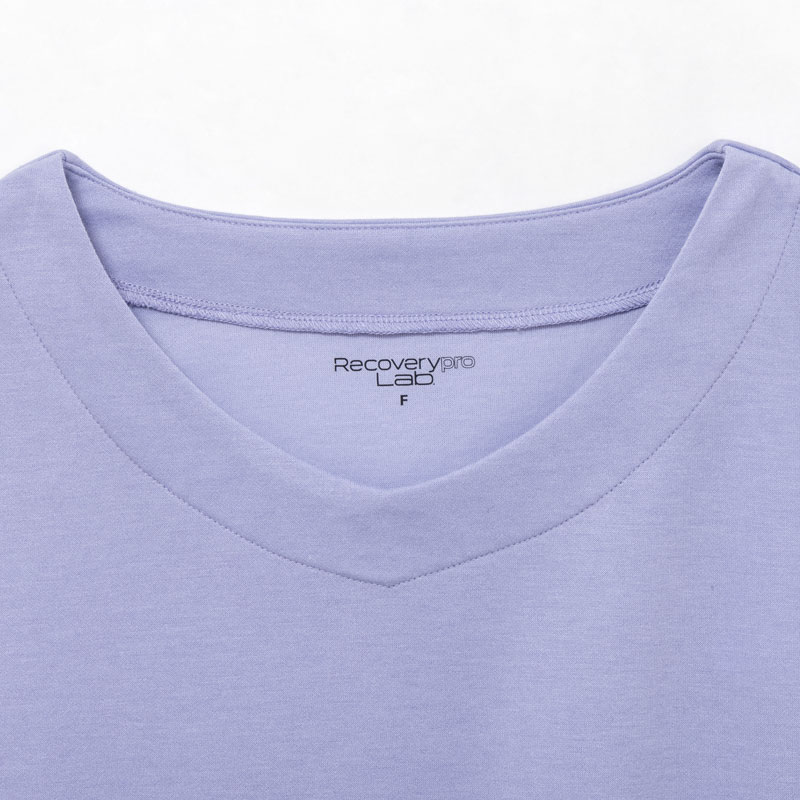 いずれの商品も、肌に当たってチクチクしない“プリントタグ”になっている