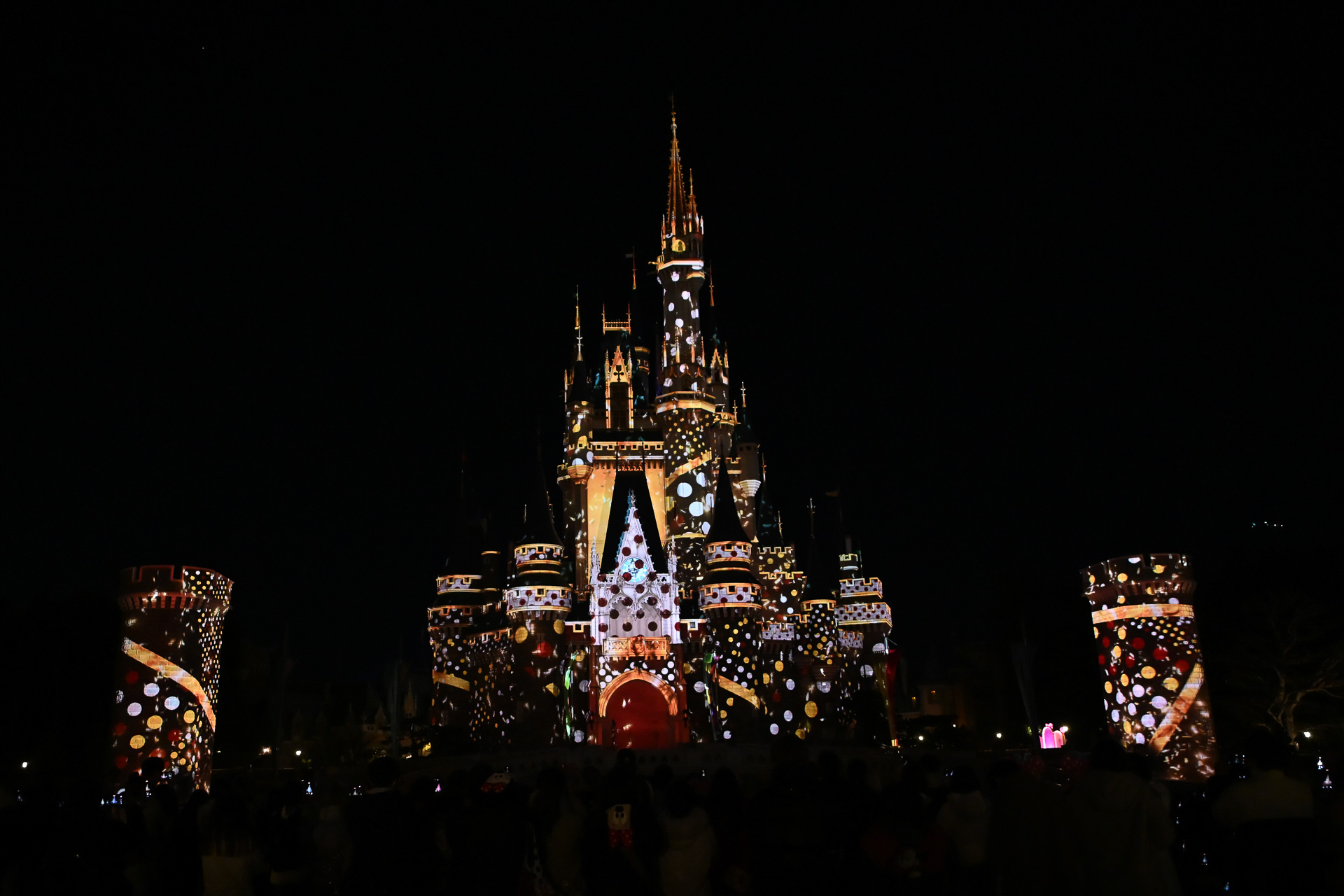 2020年開催の「ベリー・ベリー・ミニー！」や2023年開催の「ミニー・べスティーズ・バッシュ！」デザインに！