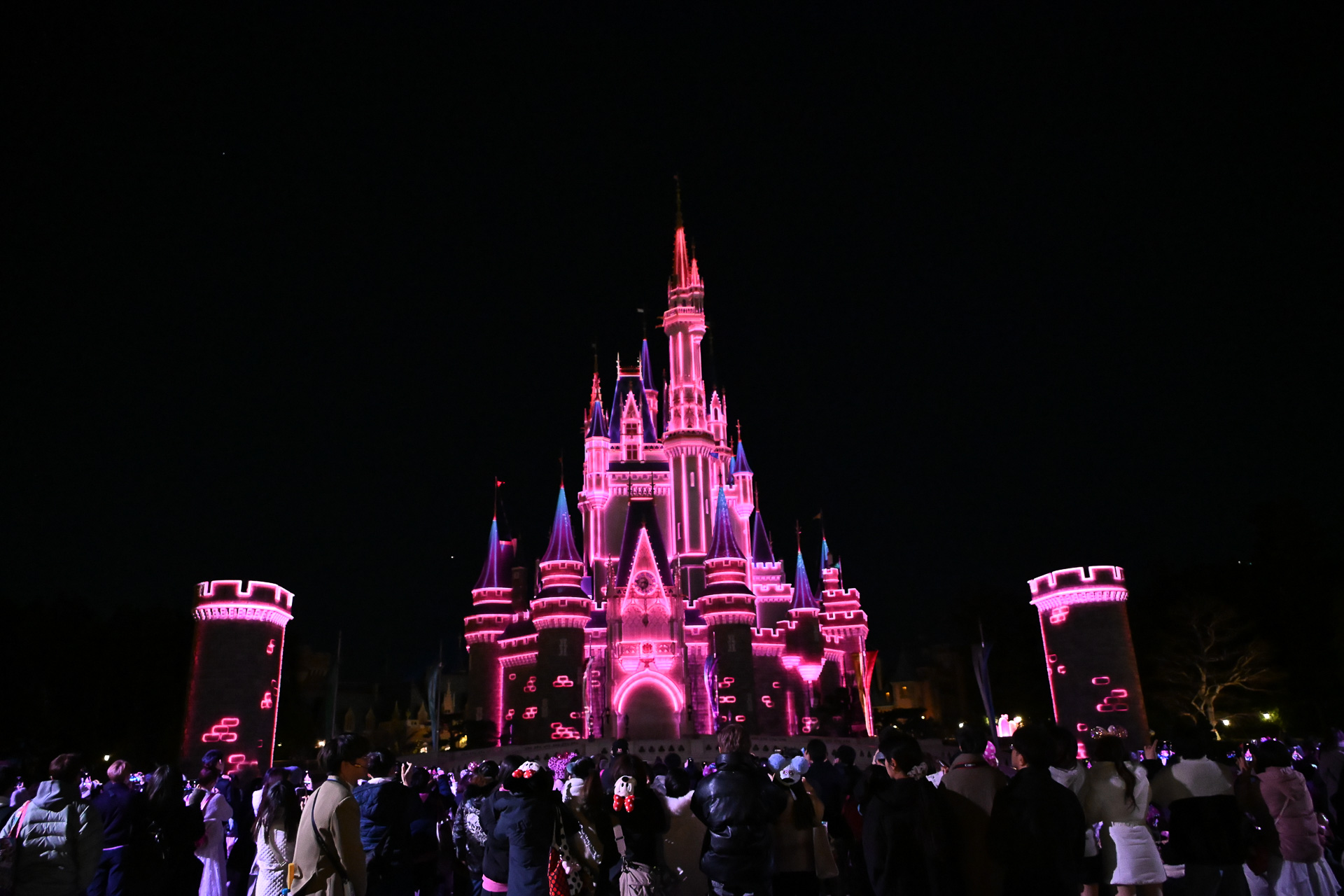 2020年開催の「ベリー・ベリー・ミニー！」や2023年開催の「ミニー・べスティーズ・バッシュ！」デザインに！