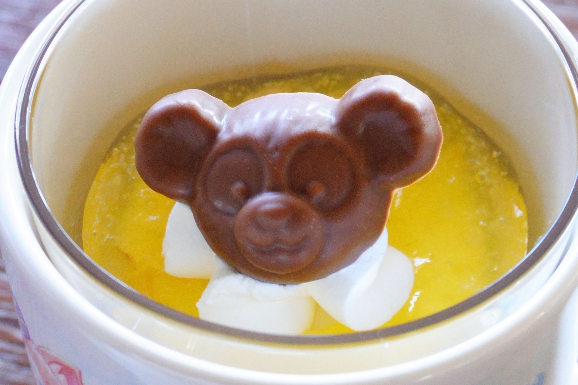 ブルーベリーのミルクプリン＆チーズムース スーベニアカップ付き（単品550円/カップ付き1400円）