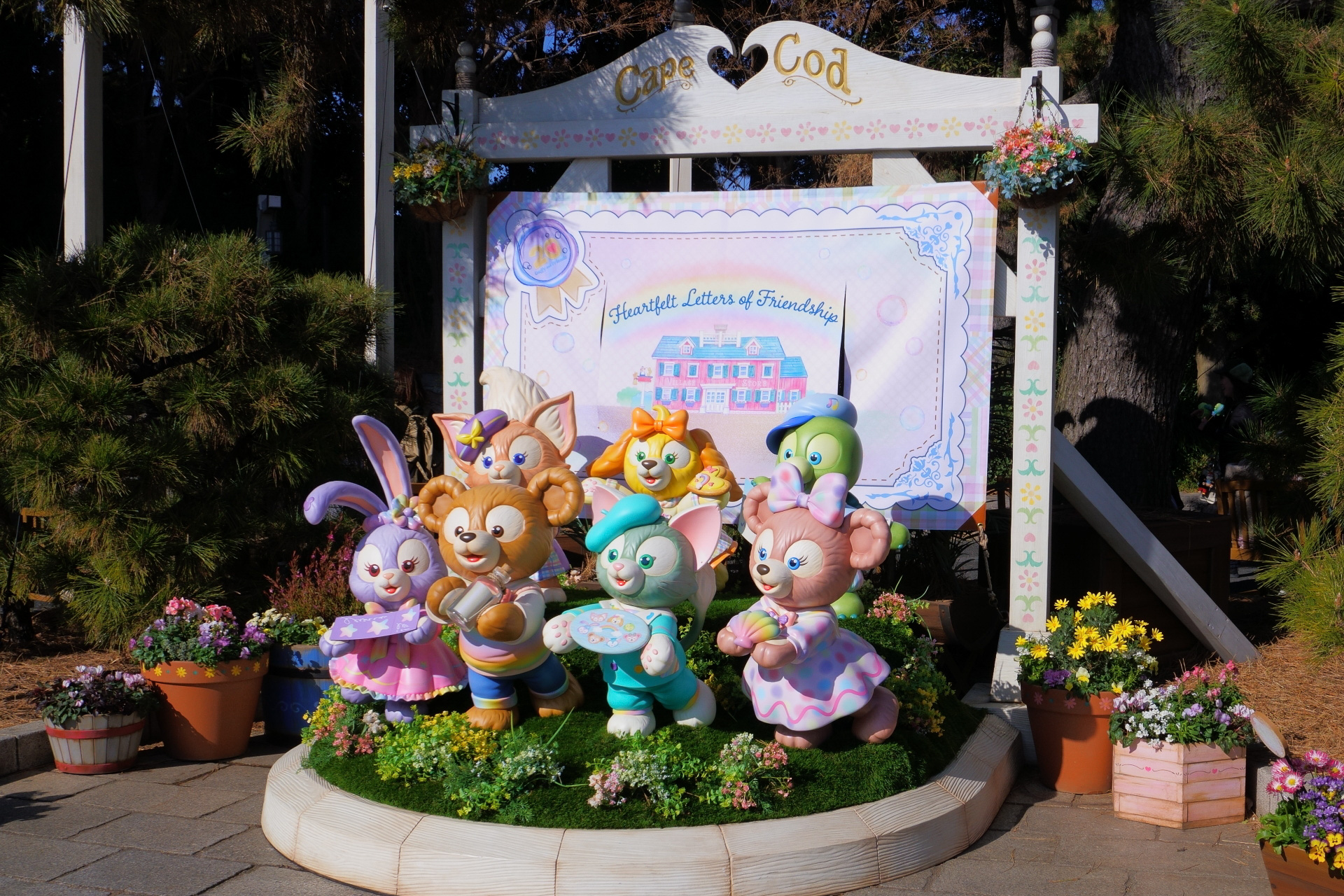 ダッフィー＆フレンズ大集合のフォトスポットで撮影を