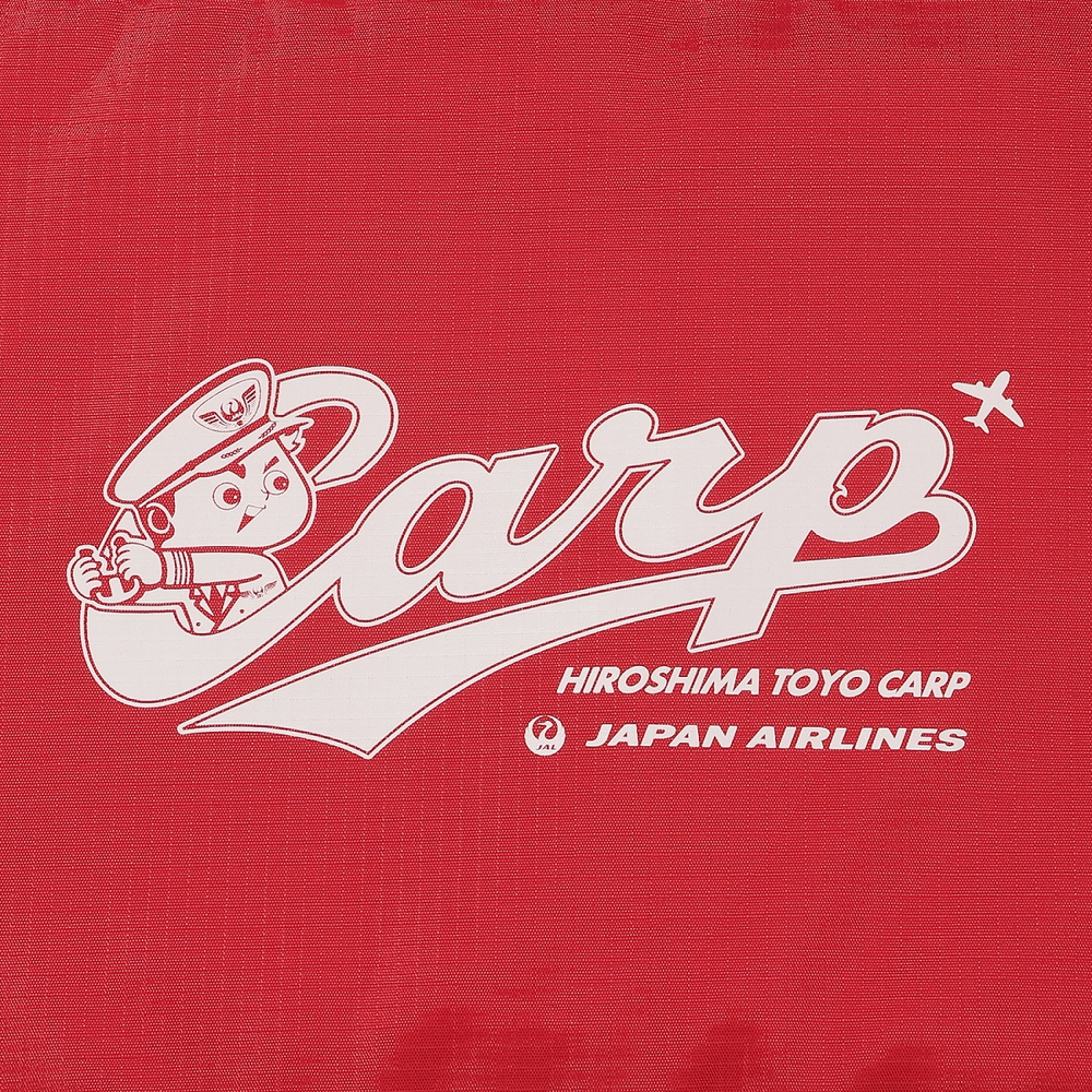 パイロット姿の「カープ坊や」をデザイン