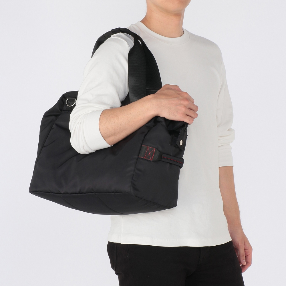 JAL×カープCA企画 トラベルボストンバッグ（1万4980円）