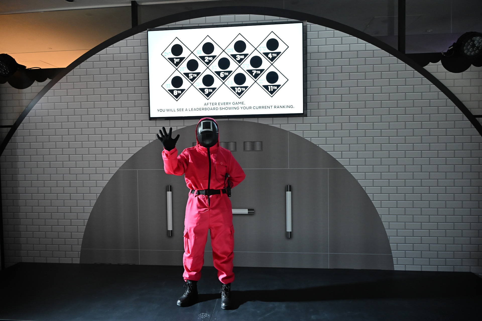 こちらで説明を受けてゲームへと向かう