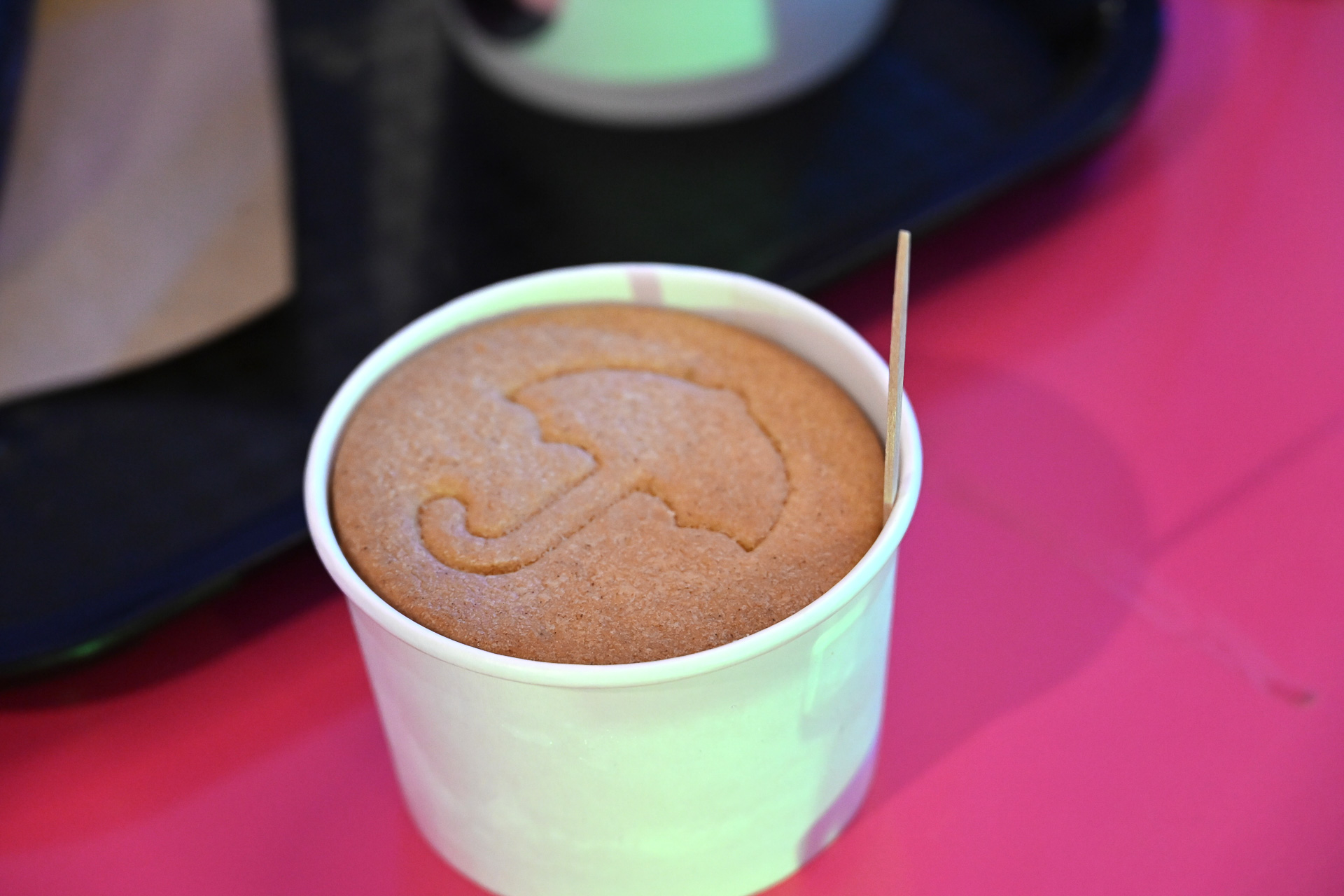 「ダルゴナクッキー＆クリーム」（800円）