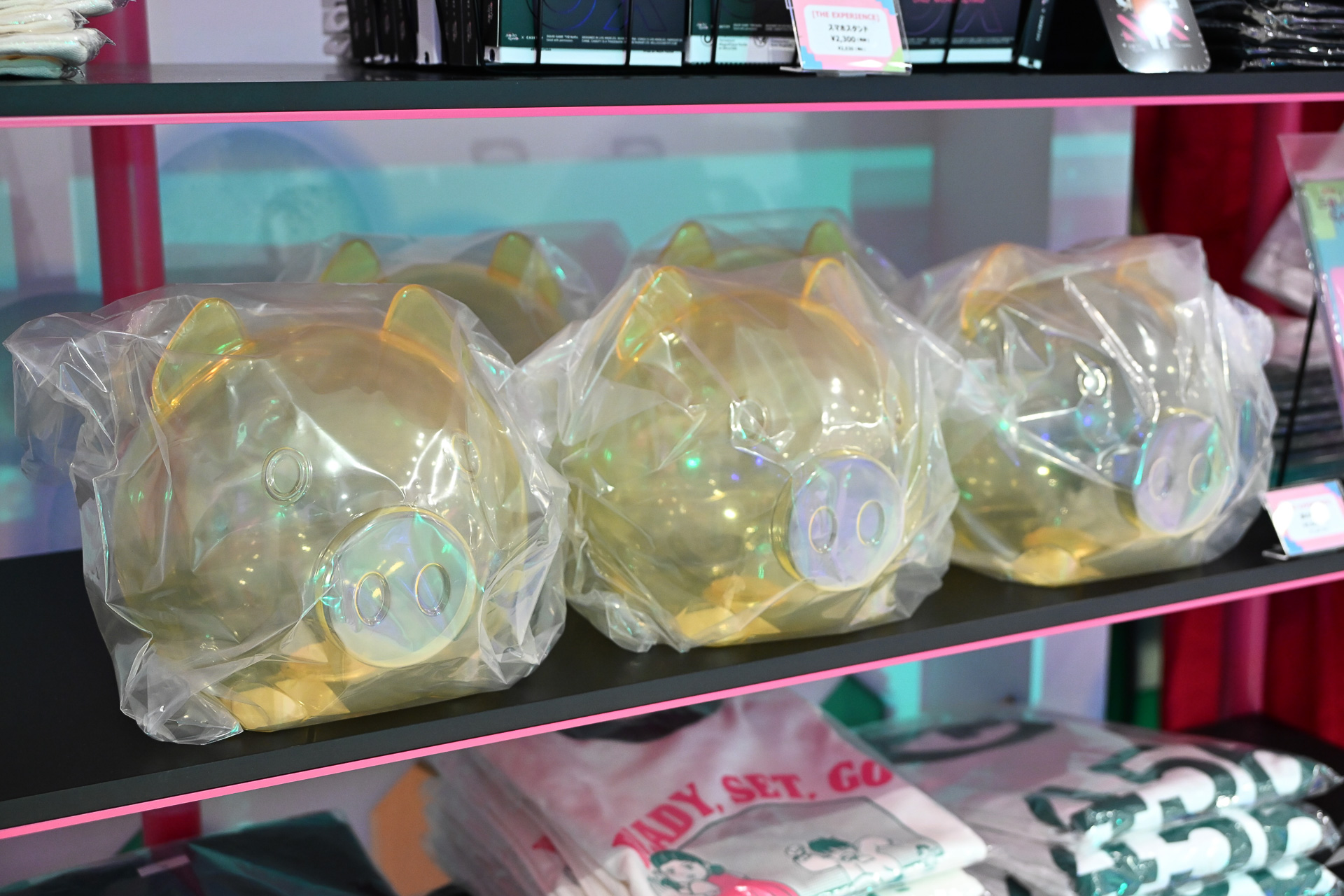 作中では命が札束に……「豚の貯金箱」（7150円）