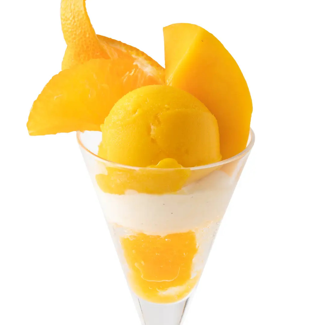 自家製マンゴーシャーベットのミニパフェ