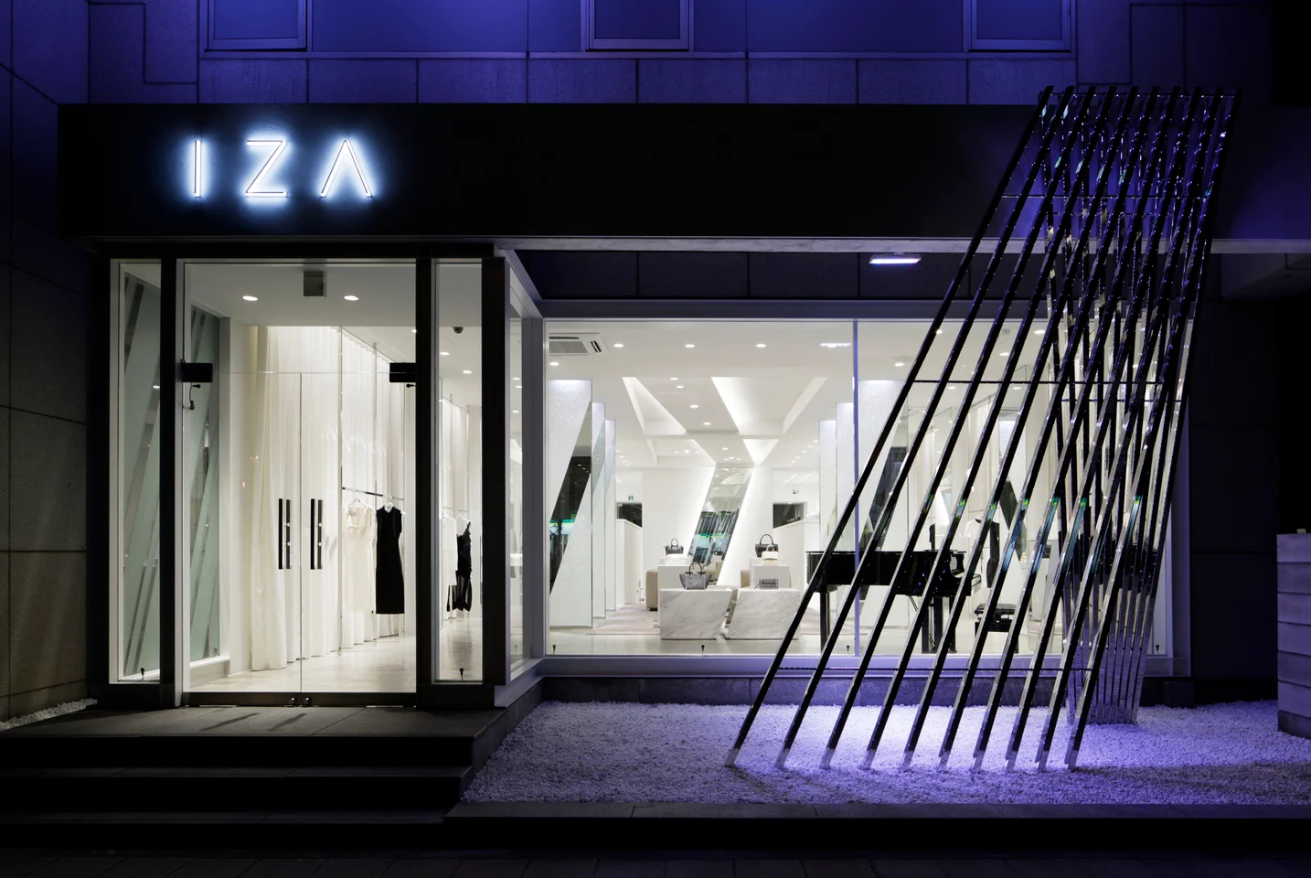 IZA Osakaにて万博公式ポップアップストアが営業中