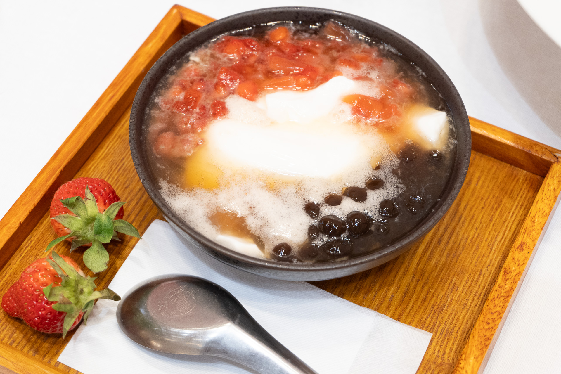 台湾甜商店「草苺杏仁豆花」800円