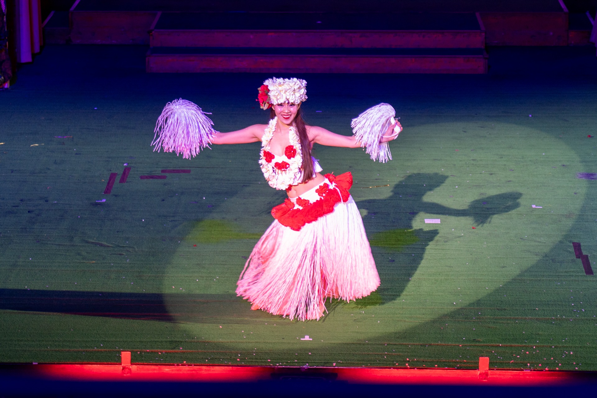 ソロダンスを披露したダンシングチームキャプテンのレヒヴァ由妃さん