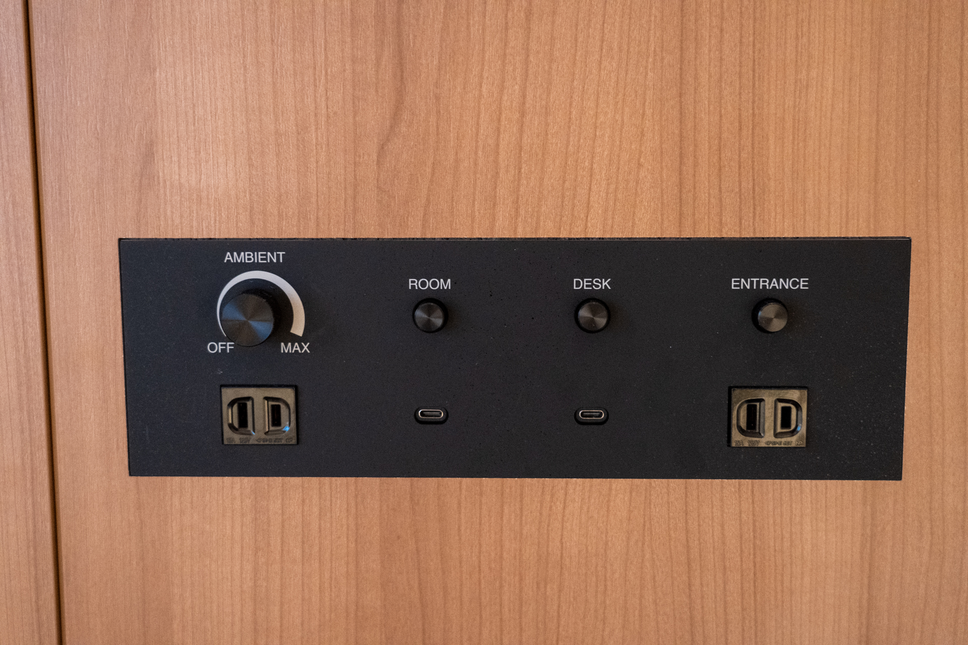 USB Type-Cポートを備える