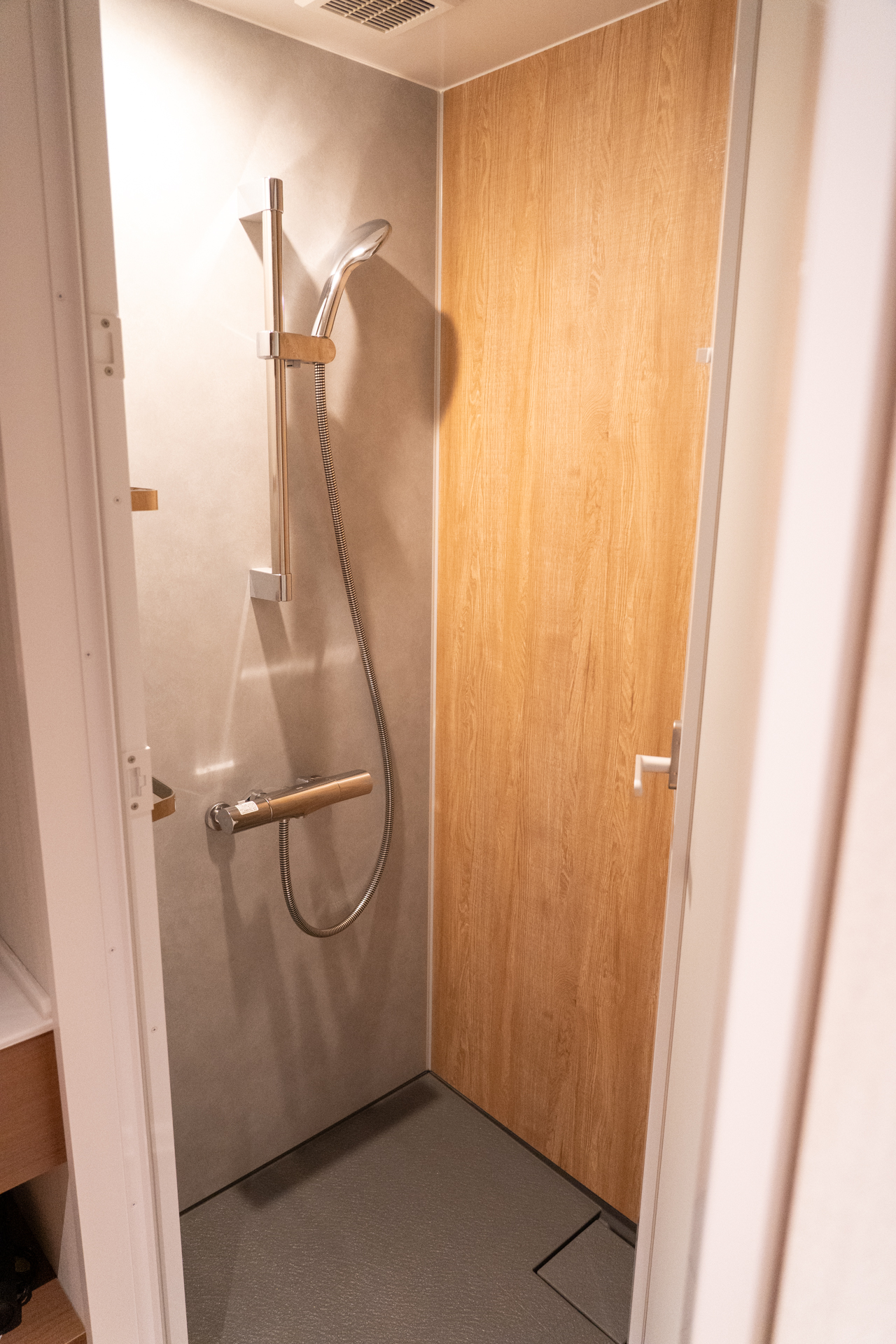 シャワーブース