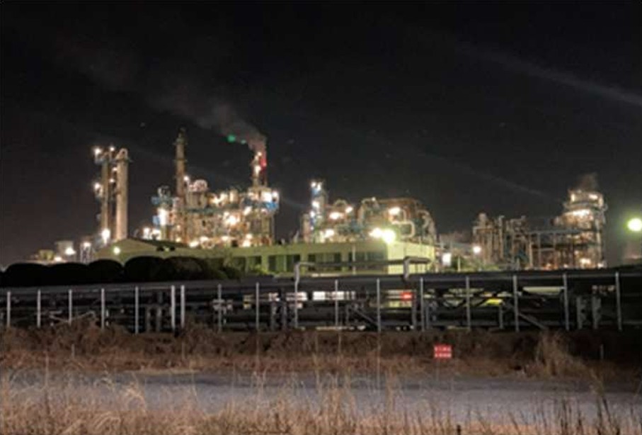 工業地帯の夜景を楽しむツアーを2026年も催行