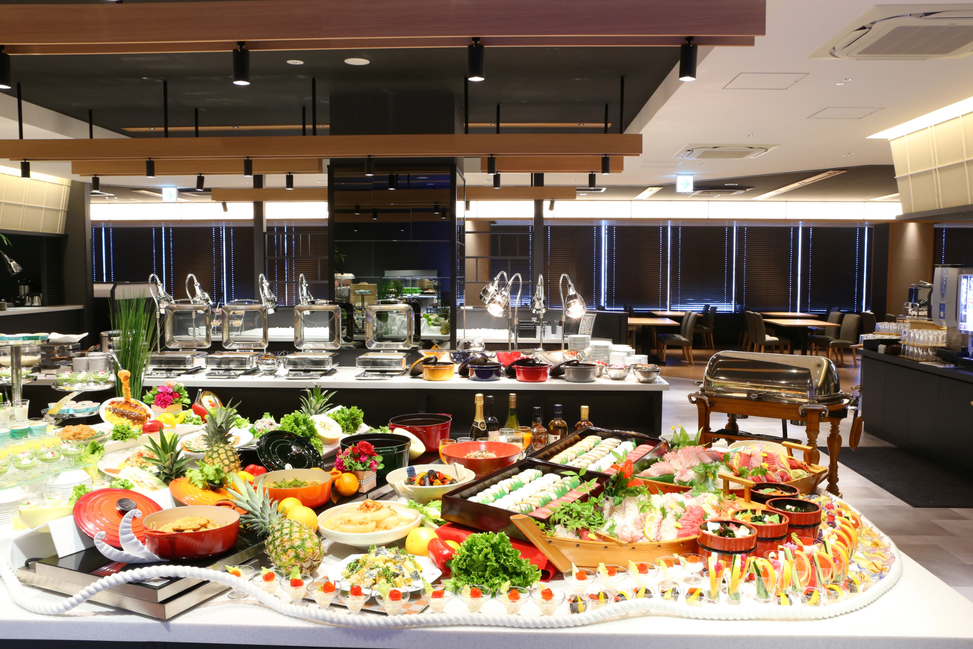 食事は長崎グルメも豊富なプレミアムバイキング