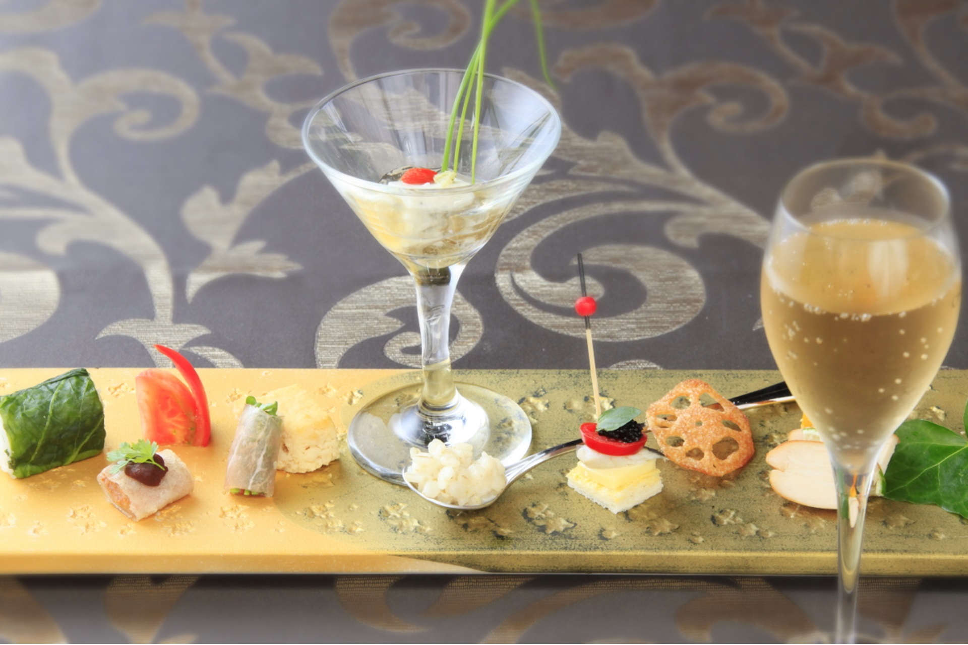 夕食時ワンドリンクの一例（熱海TENSUI）