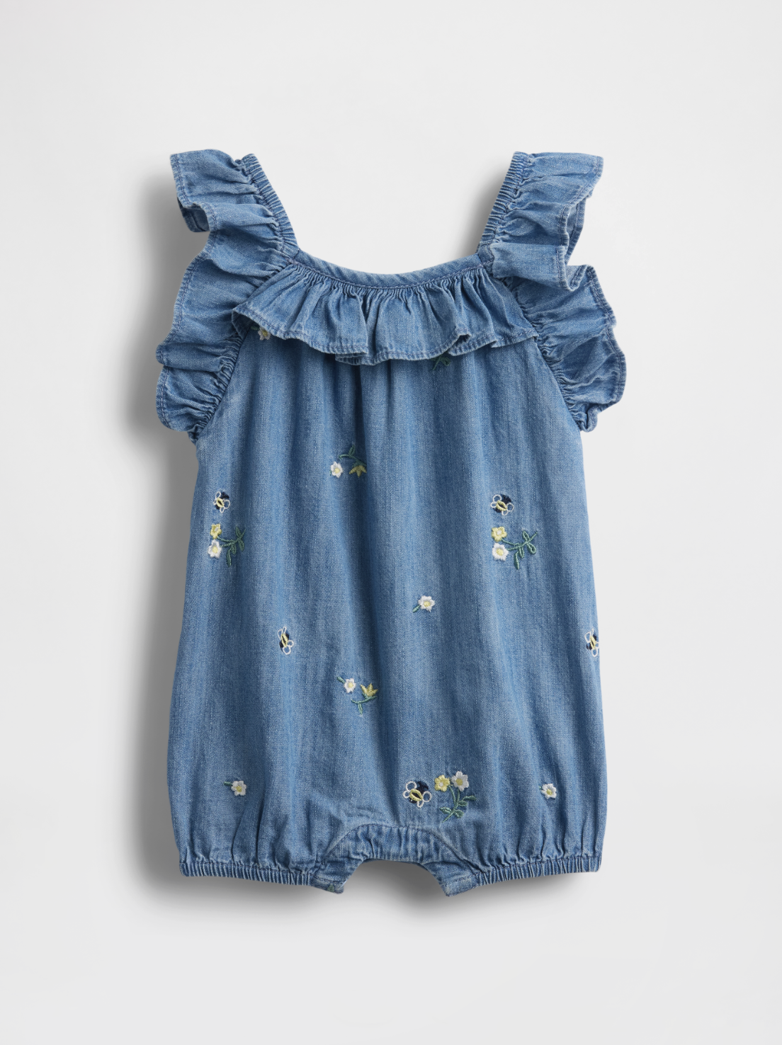 デニムラッフルフリルショートカバーオール。50cm～90cm展開で各5990円