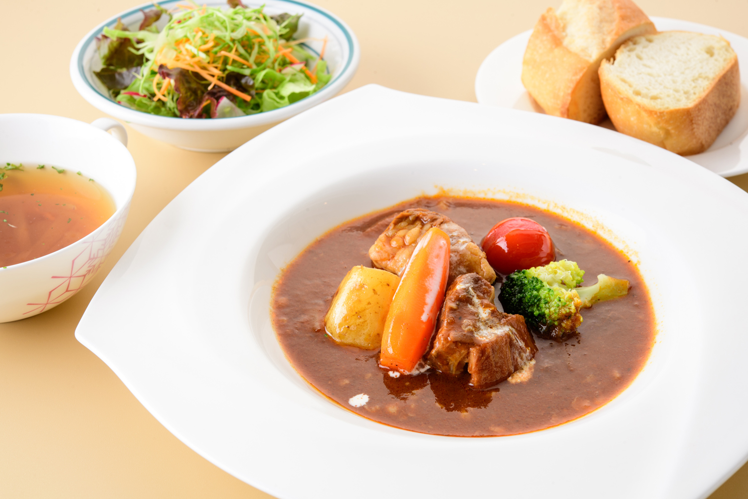 オーセントホテル小樽 総料理長監修のオリジナルビーフシチューセット