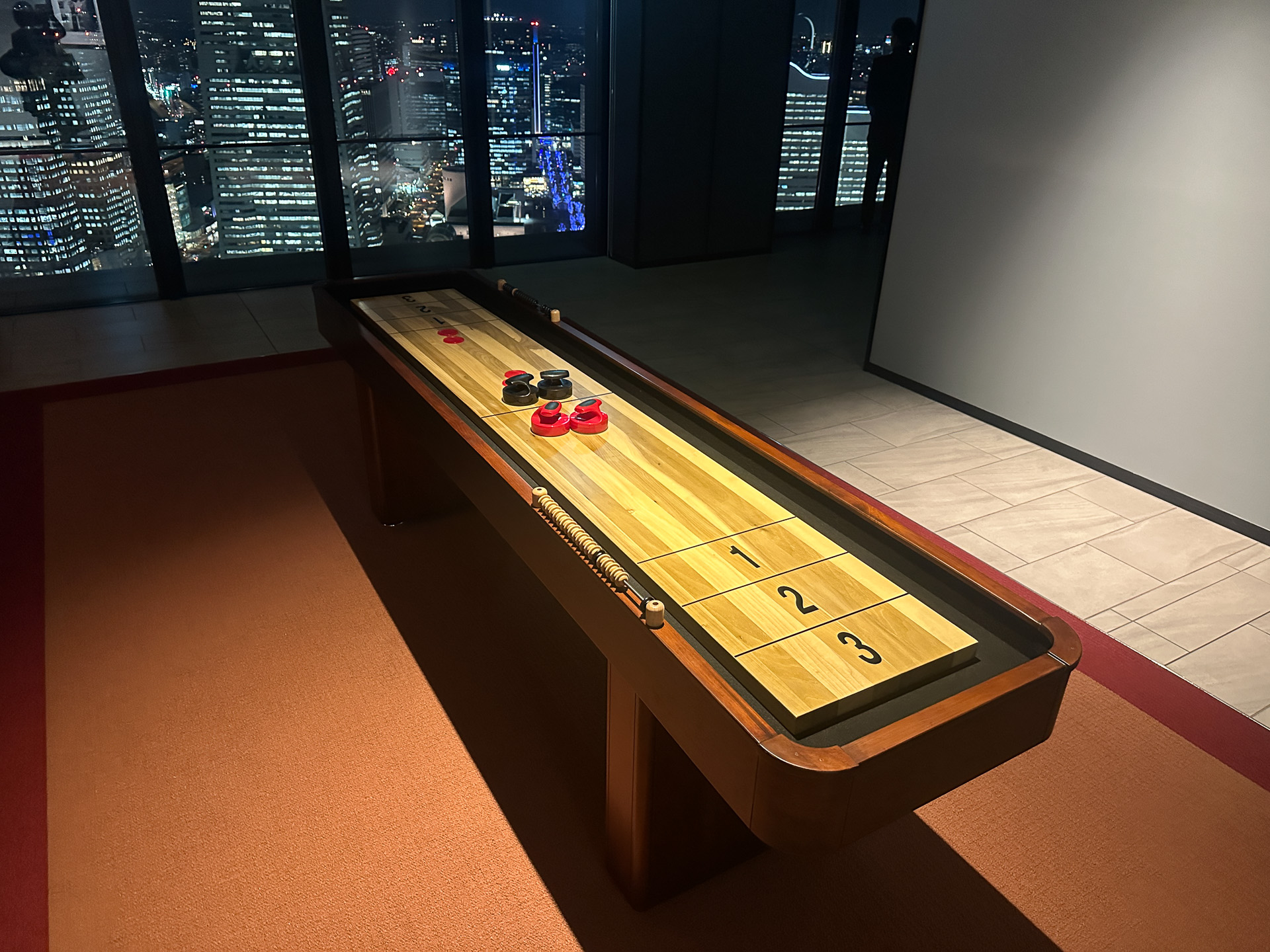 カーリングのようにプレイするシャッフルボード