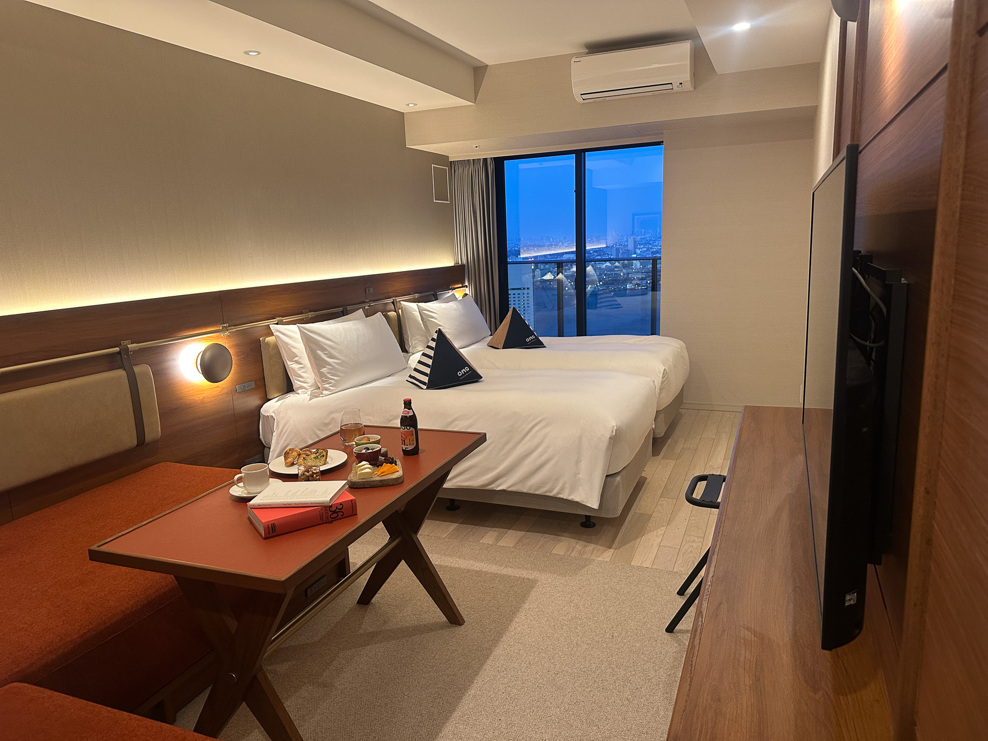 デラックスツインルームのリビング