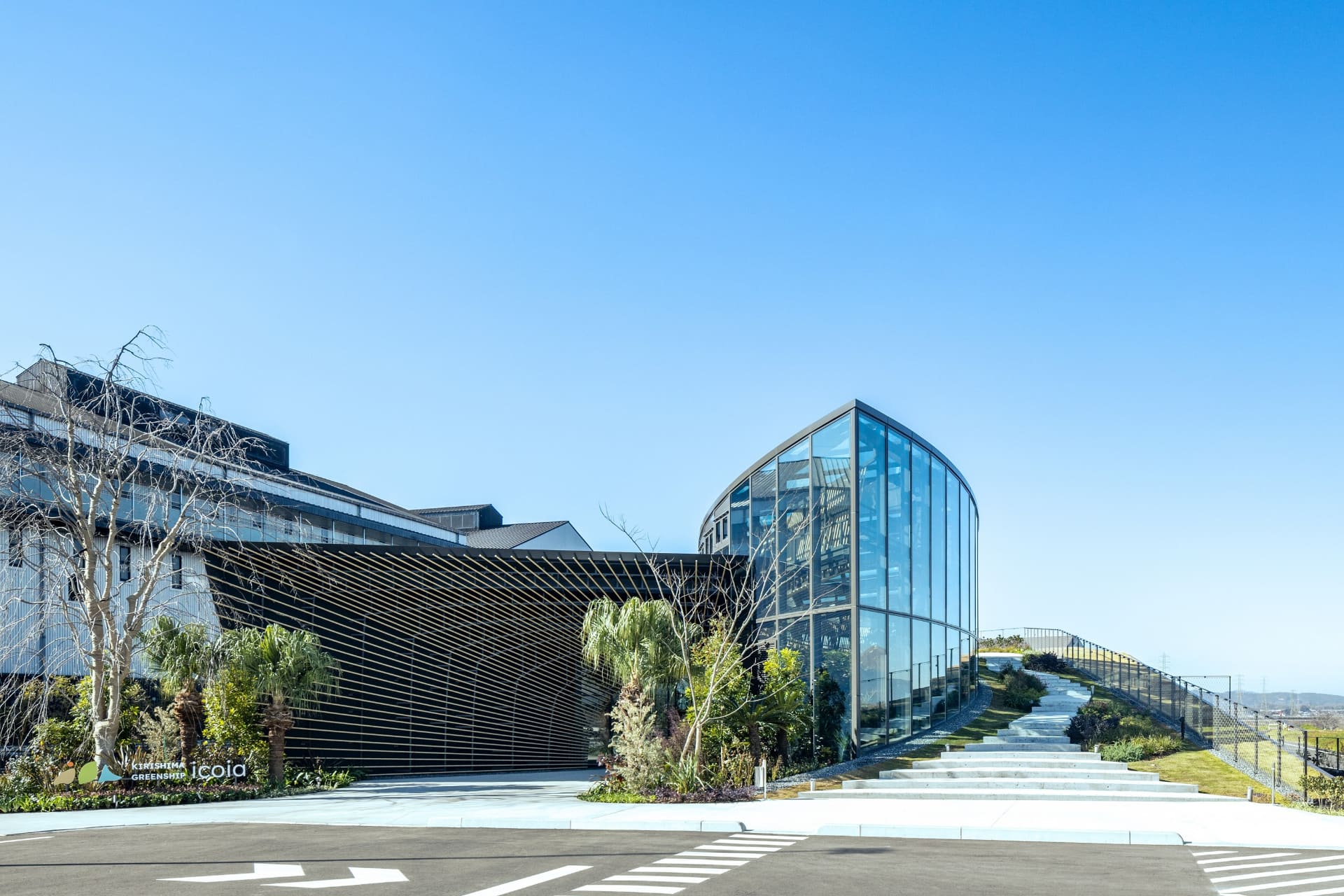 スタバ×霧島酒造「KIRISHIMA GREENSHIP icoia」が1月27日に開業