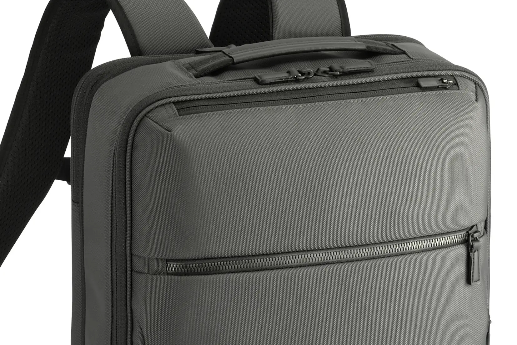 ネイビーに代わって新色・グレーをラインアップ