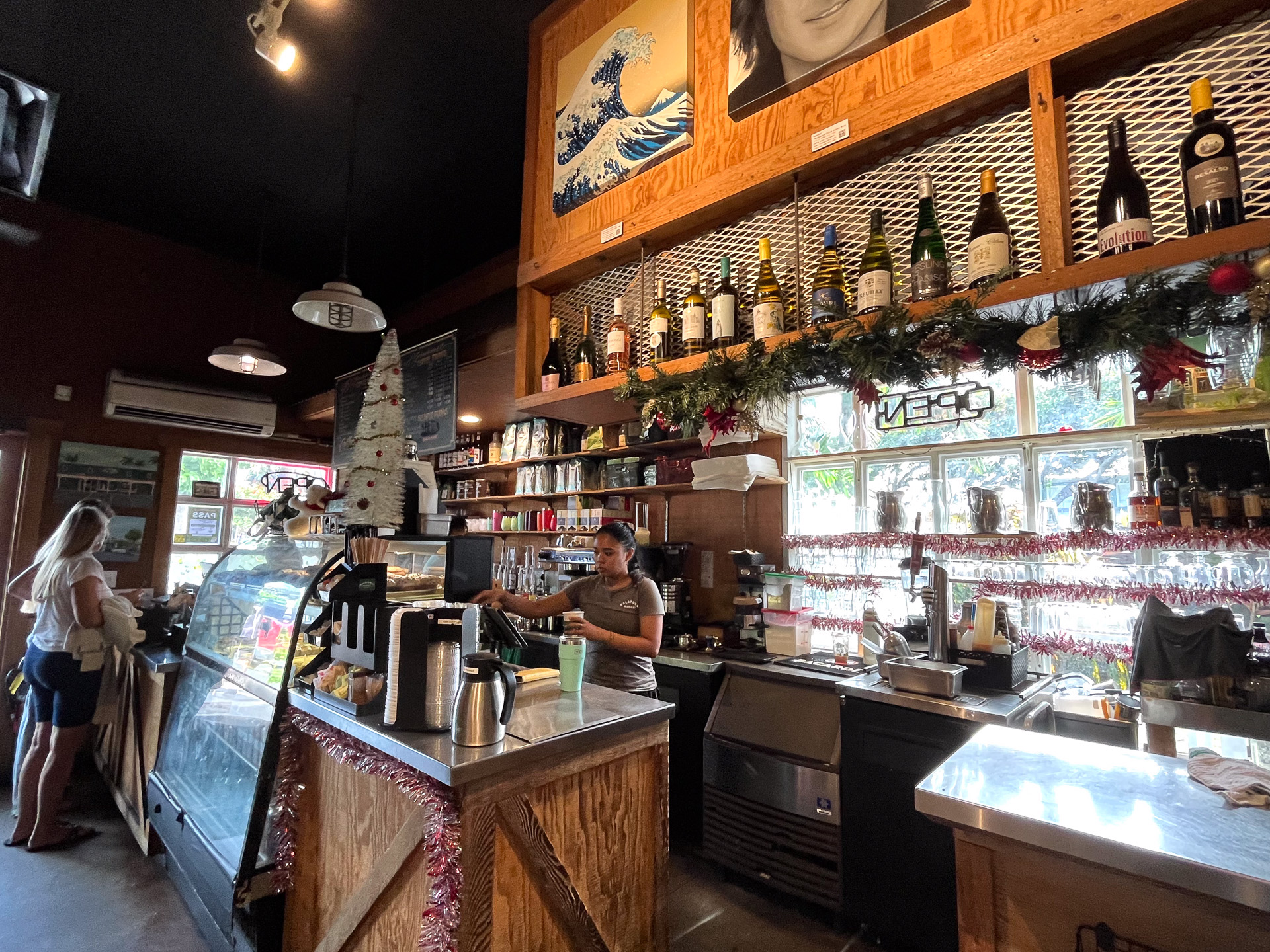 カイルアタウン店。カウンターでオーダーする