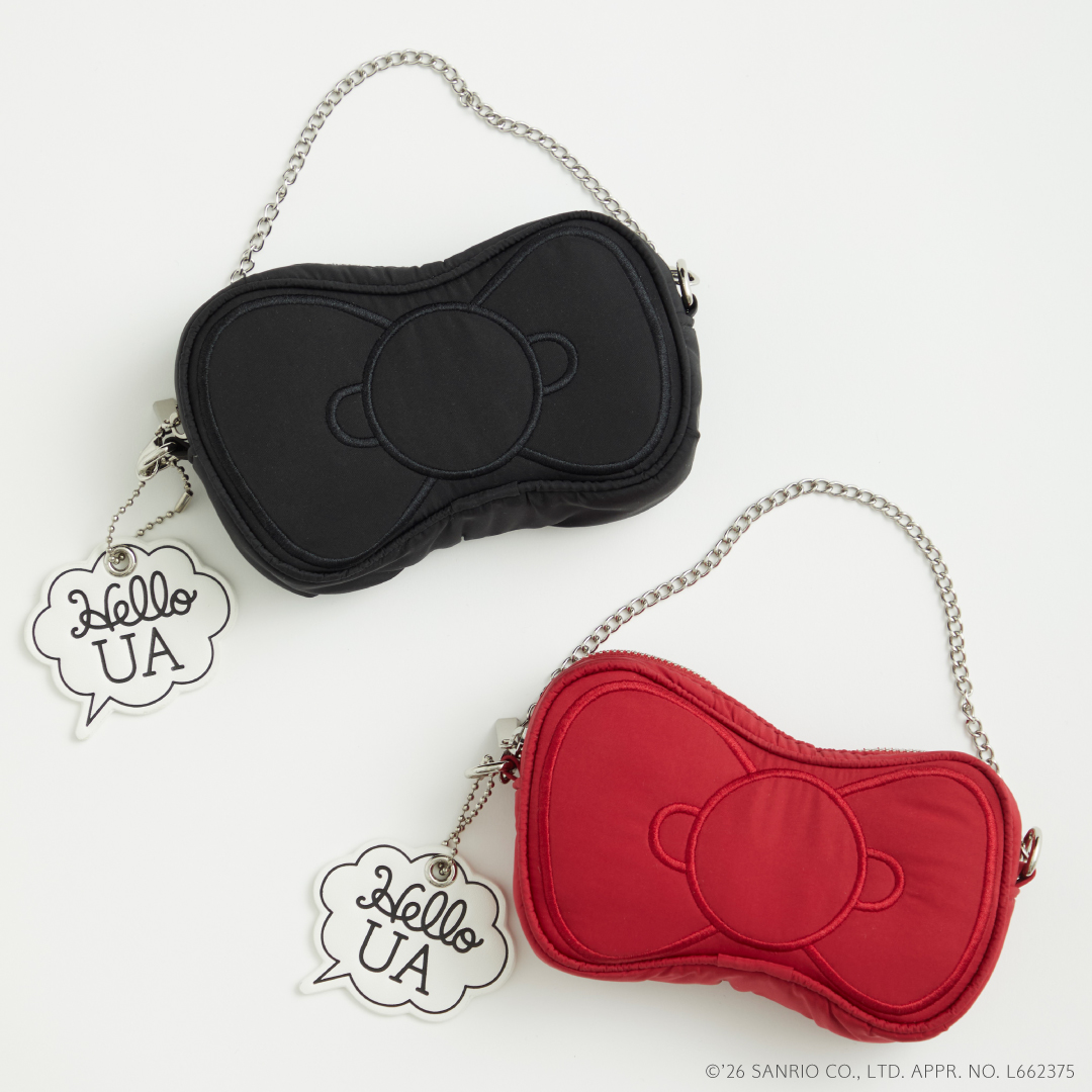 新発売のリボンポーチ（2色、8800円）。小物の収納にちょうどいいサイズ感で、取り外し可能なチェーン付き