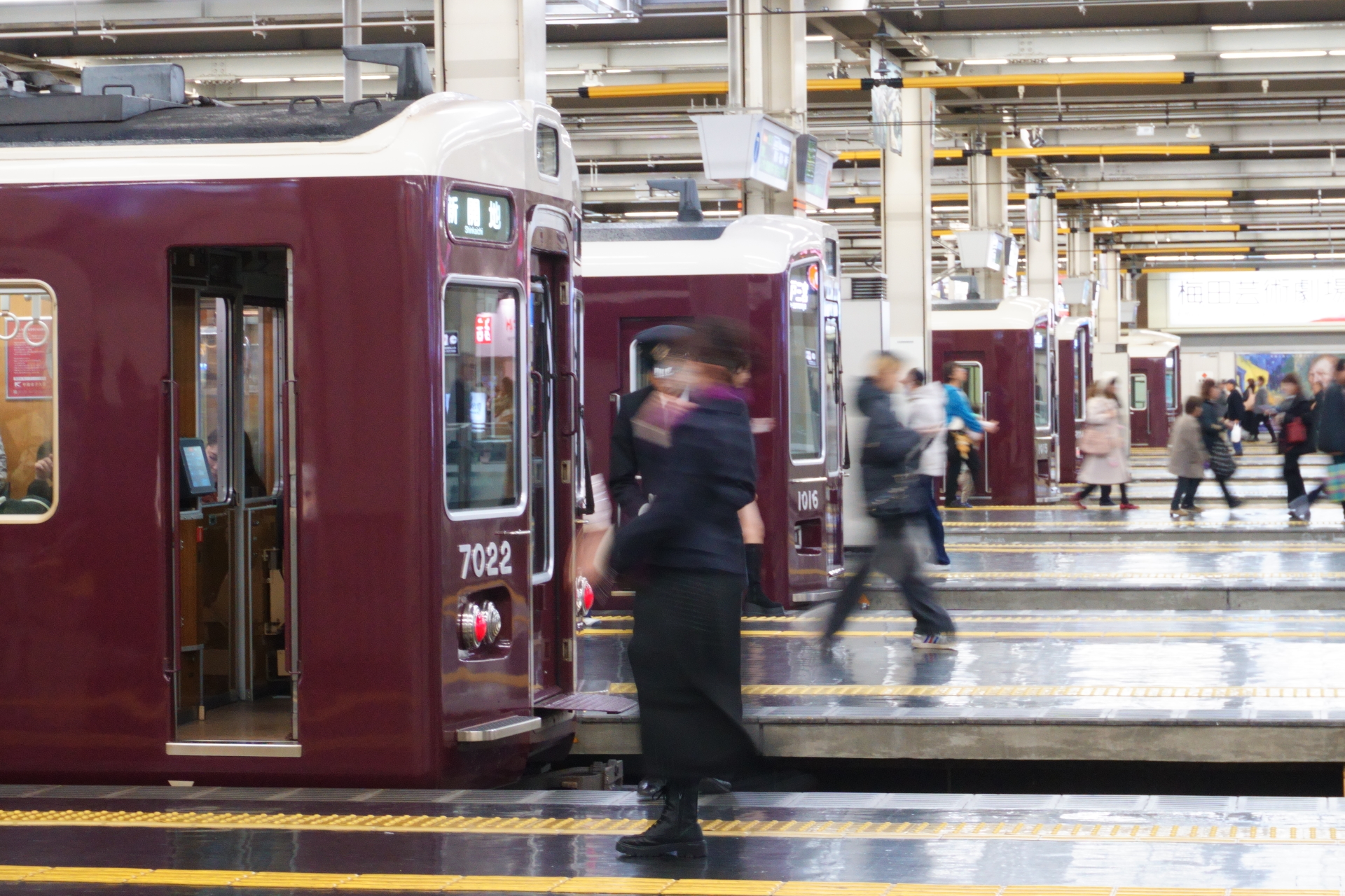 神戸線・宝塚線・京都線の車両がずらっと横並びで停車する様子も23日をもって見納めとなる