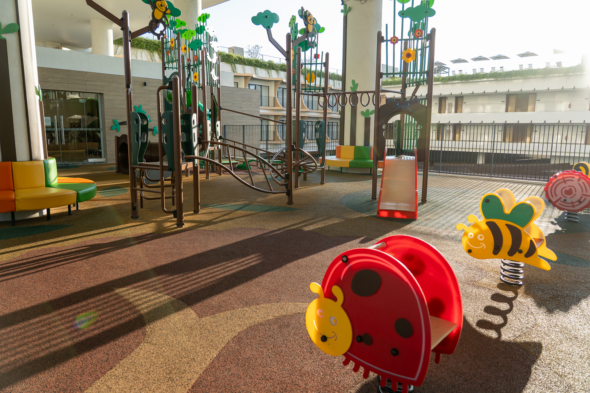 キッズ限定クラブ「ジャングルキャンプ」