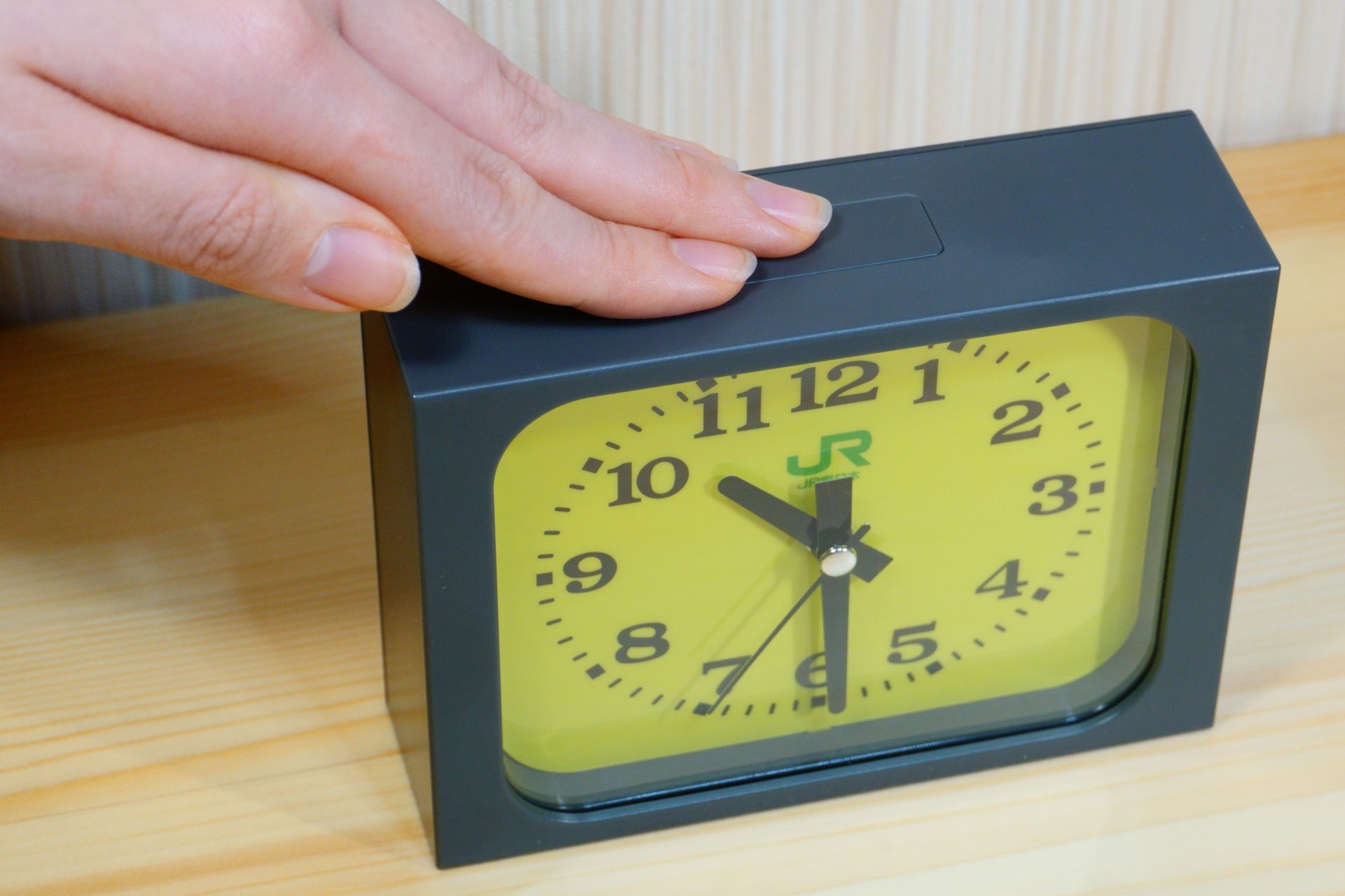 発車ベルの音は上面のボタンをカチッと押すと鳴り止む