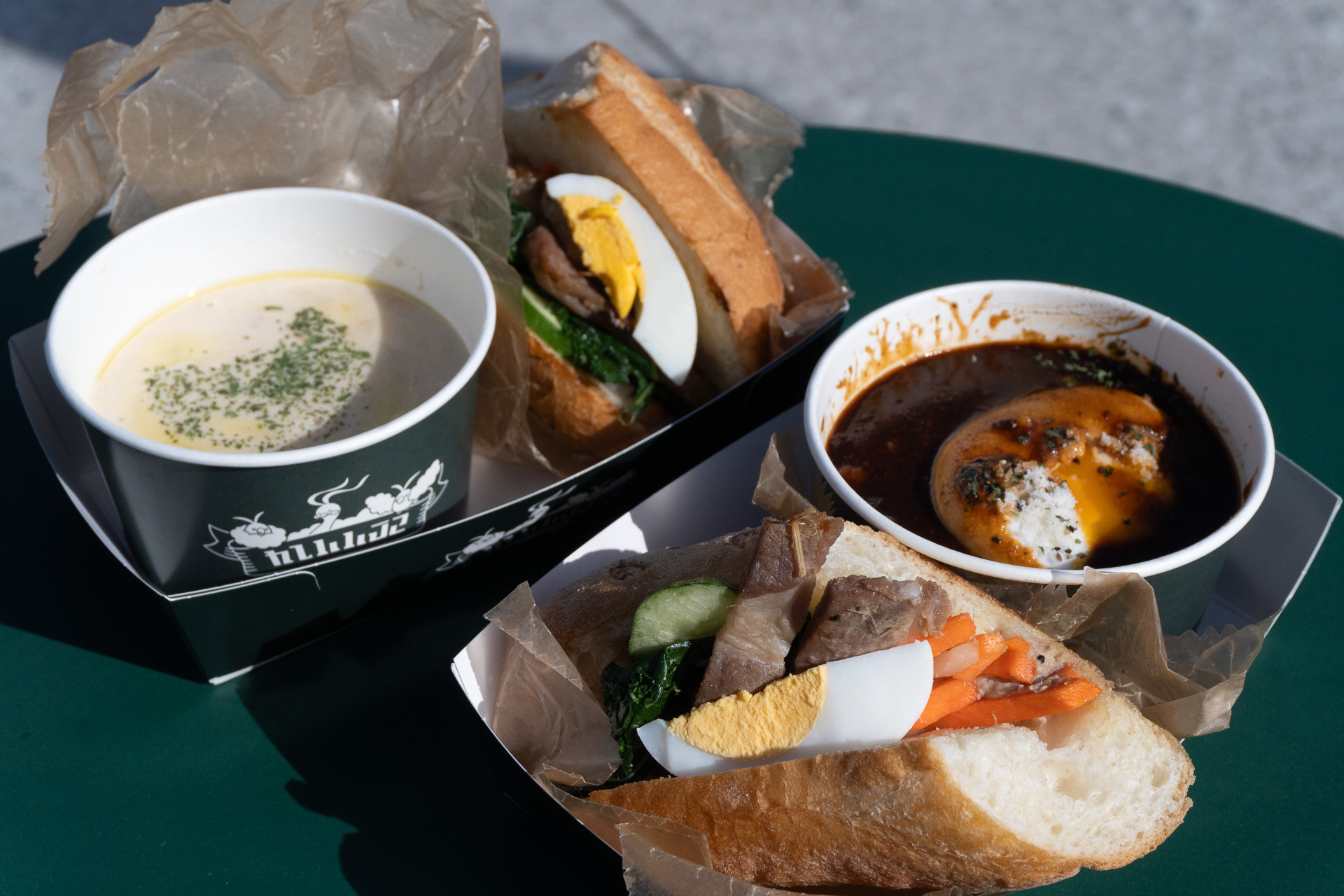 「チルタリスのはねやすめキッチン」のバゲッドサンドとスープセット