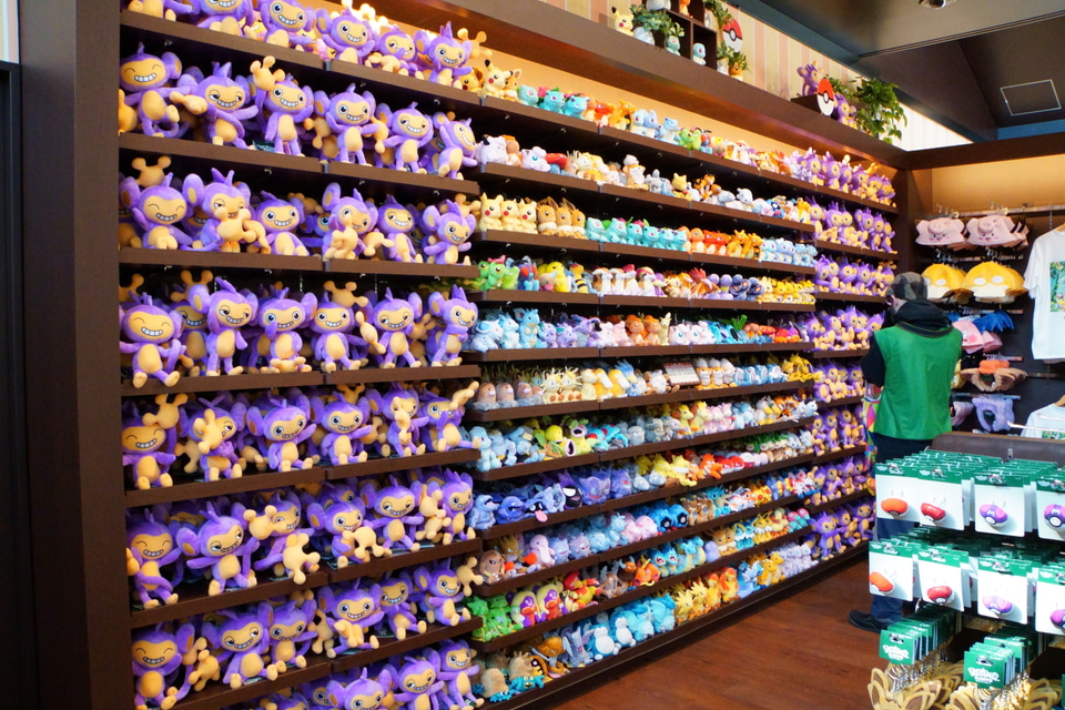 カチューシャなどポケパーク カントー限定グッズが勢ぞろい